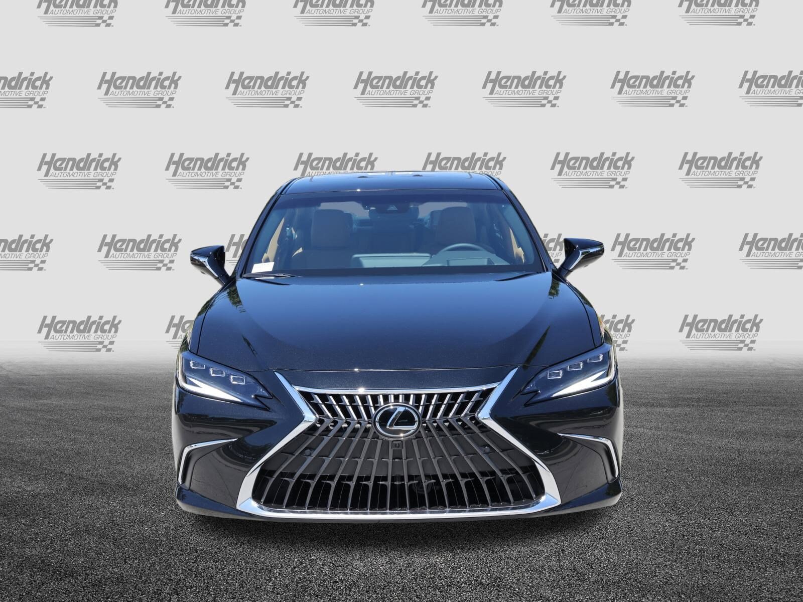 2025 Lexus ES 300h Ultra Luxury photo 2