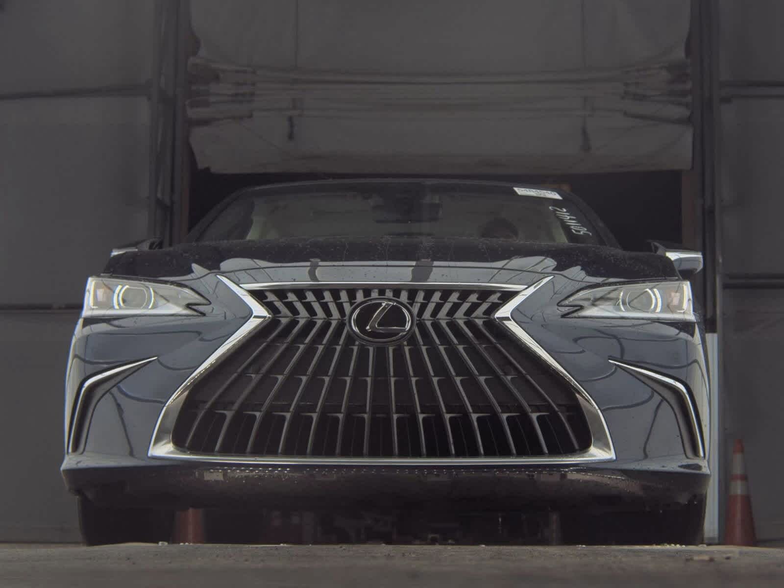 2025 Lexus ES 350 photo 3