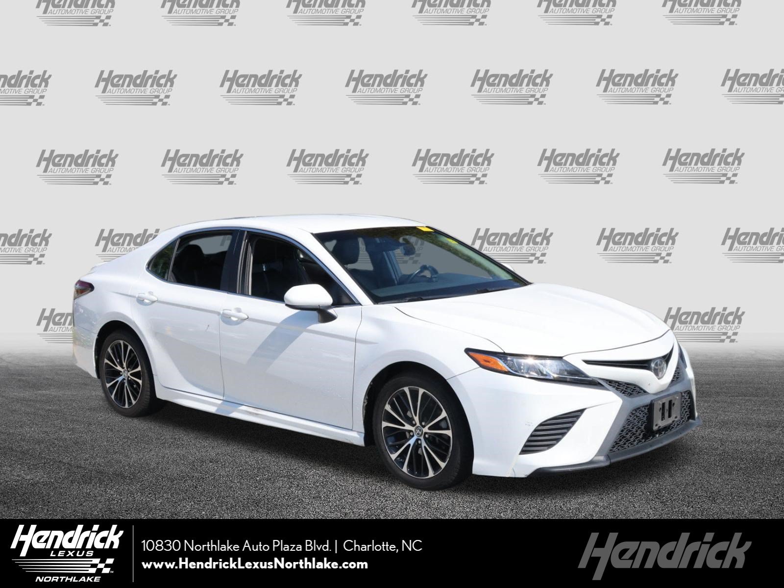 2018 Toyota Camry SE Sedan