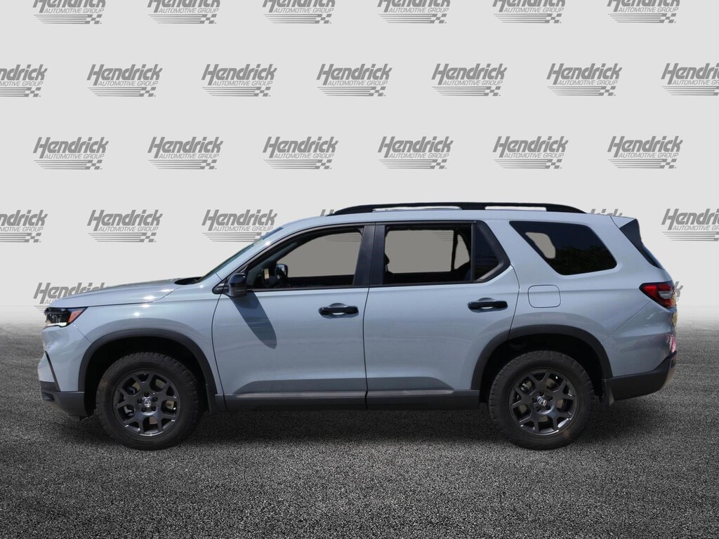 Used 2025 Honda Pilot TrailSport SUV