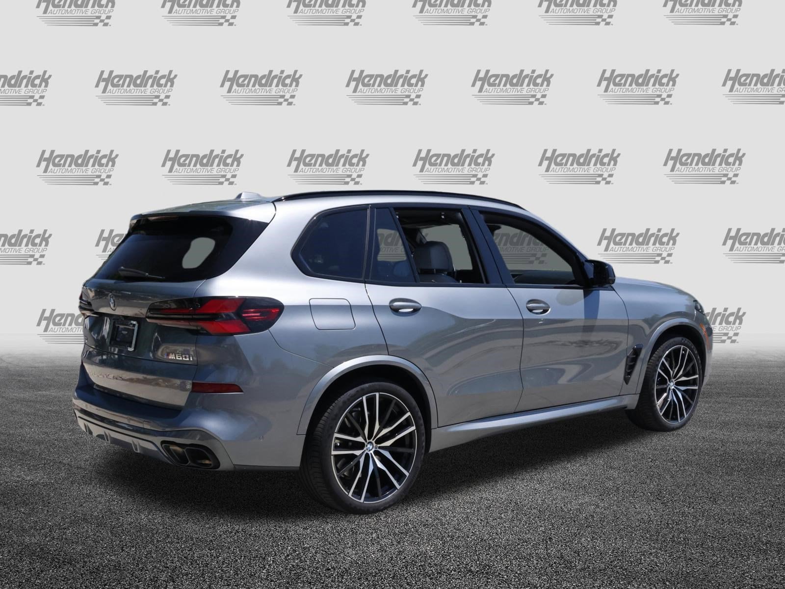 2024 BMW X5 M60i photo 6