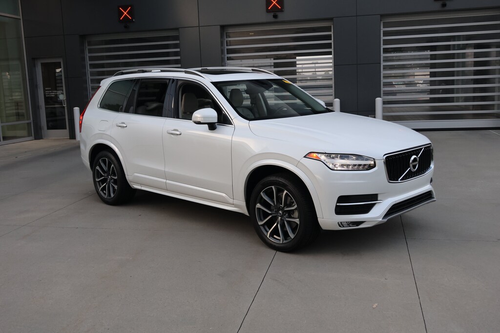Used 2019 Volvo XC90 Momentum SUV