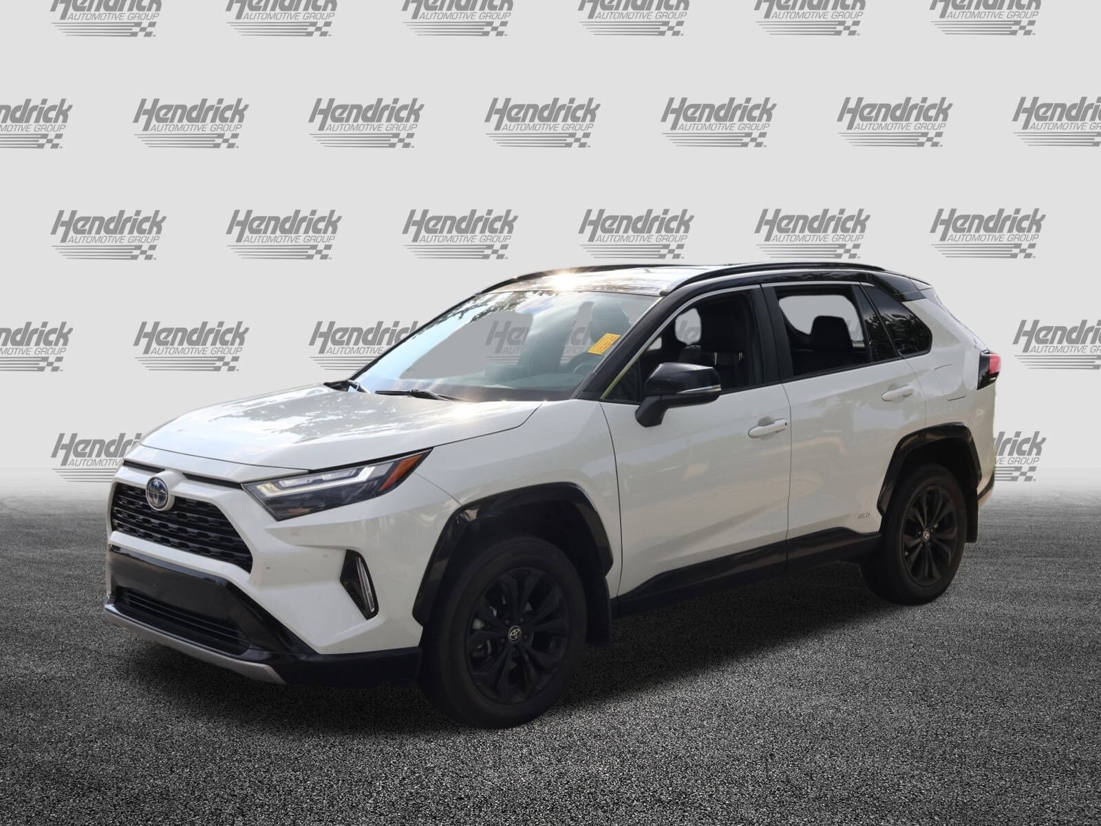 2022 Toyota RAV4 Hybrid XSE photo 4