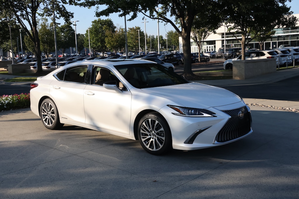 Used 2020 Lexus ES 300h Sedan
