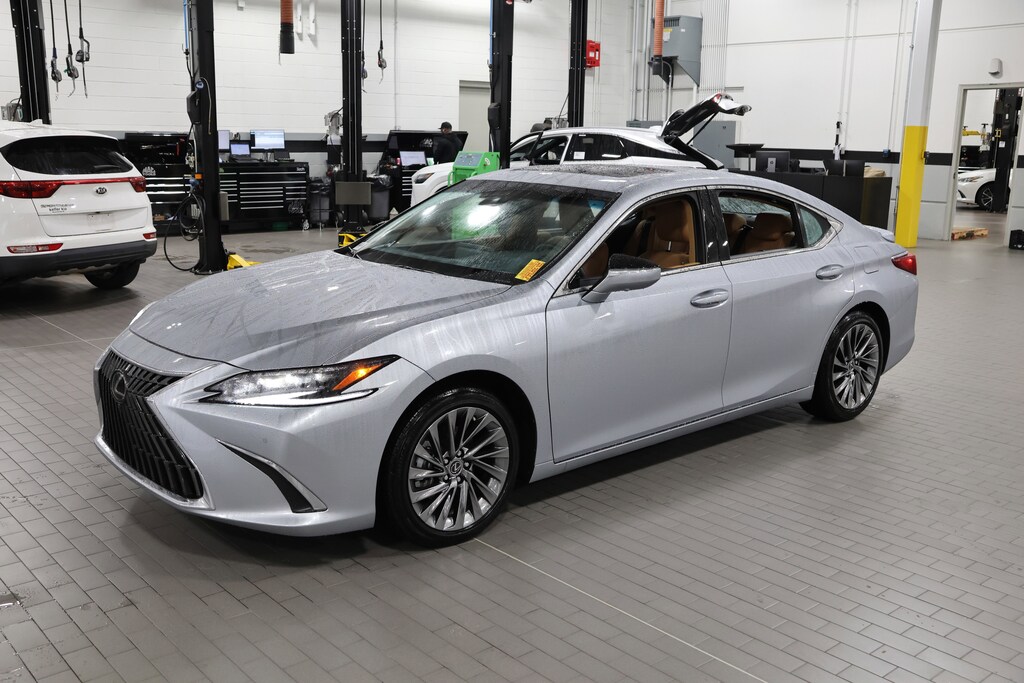 Used 2025 Lexus ES 300h Ultra Luxury Sedan