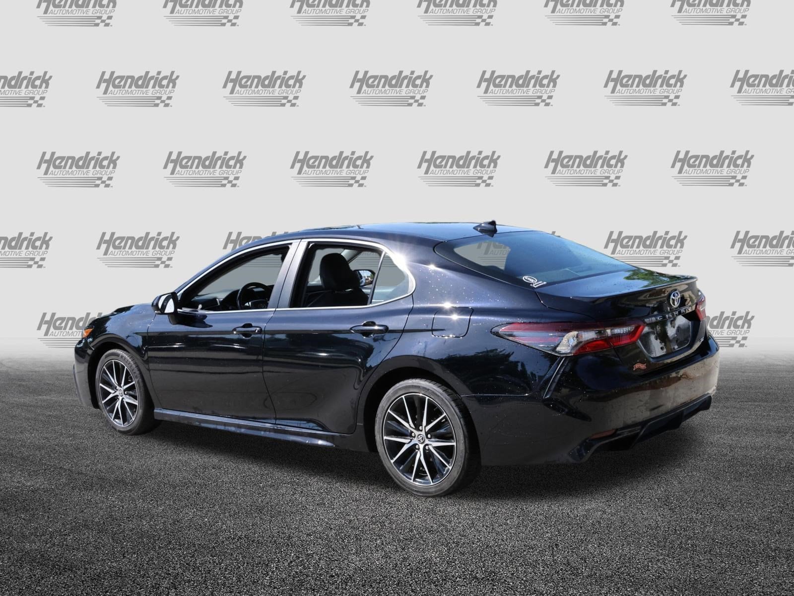 2022 Toyota Camry SE photo 5