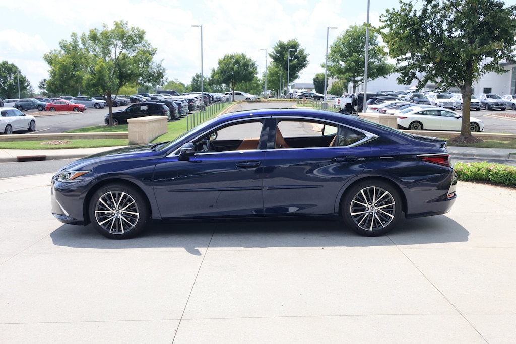 Used 2025 Lexus ES 350 Sedan