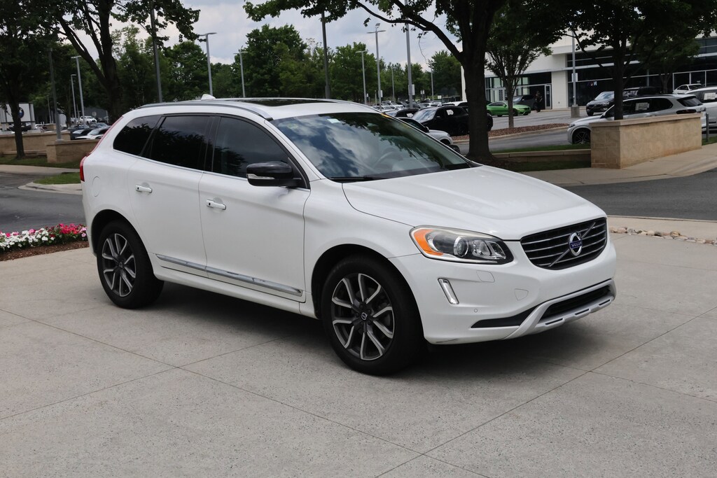 Used 2017 Volvo XC60 Dynamic SUV