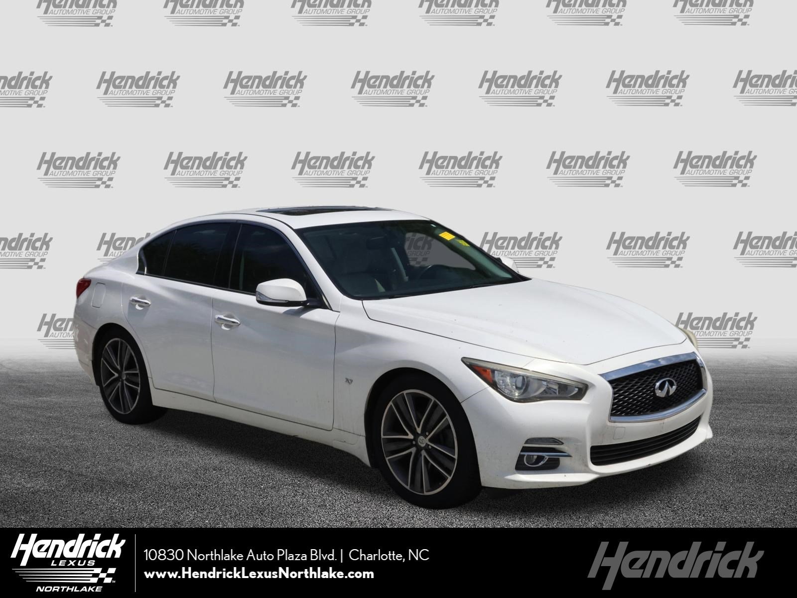 INFINITI Q50 Premium