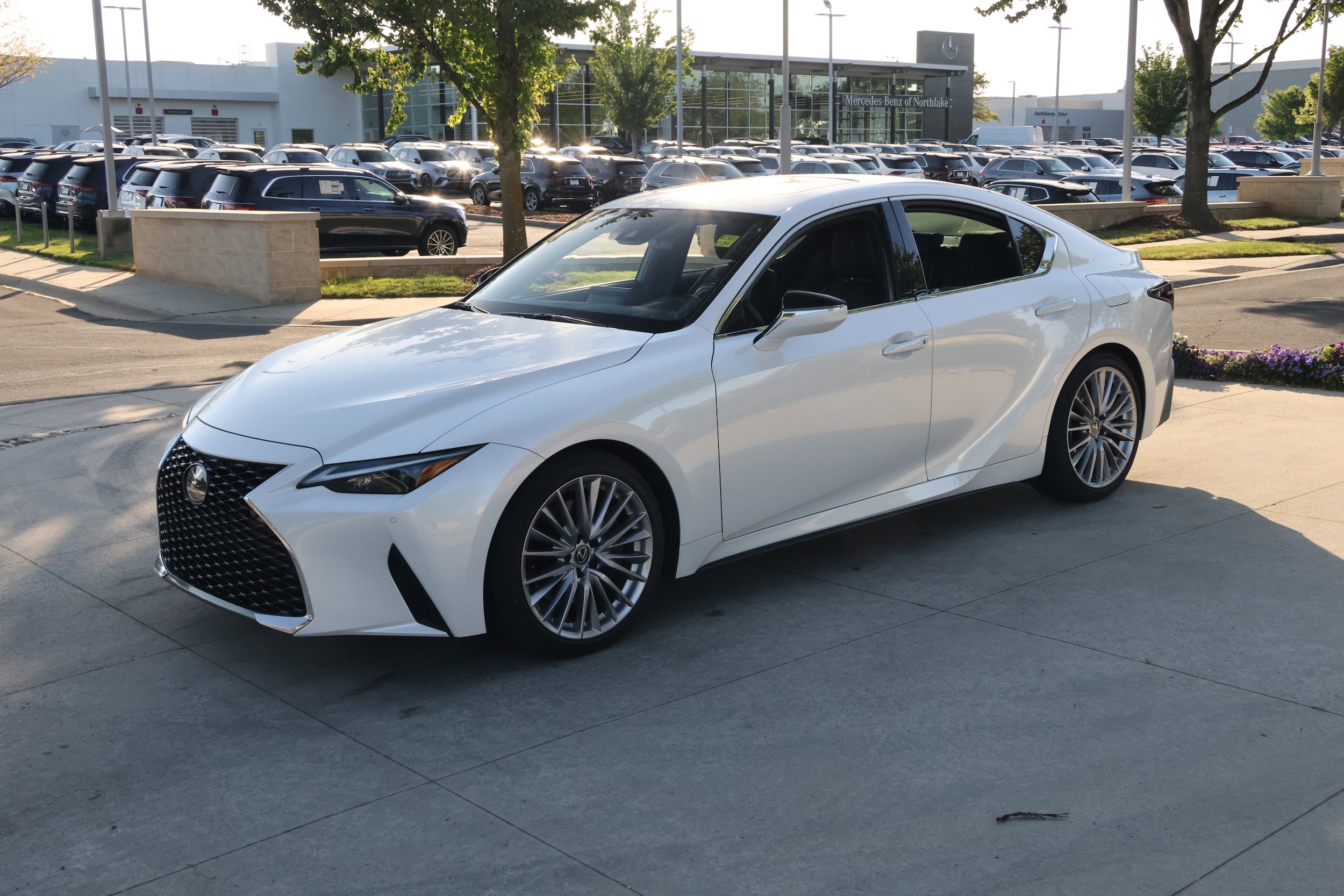 2024 LEXUS IS 300 photo 2
