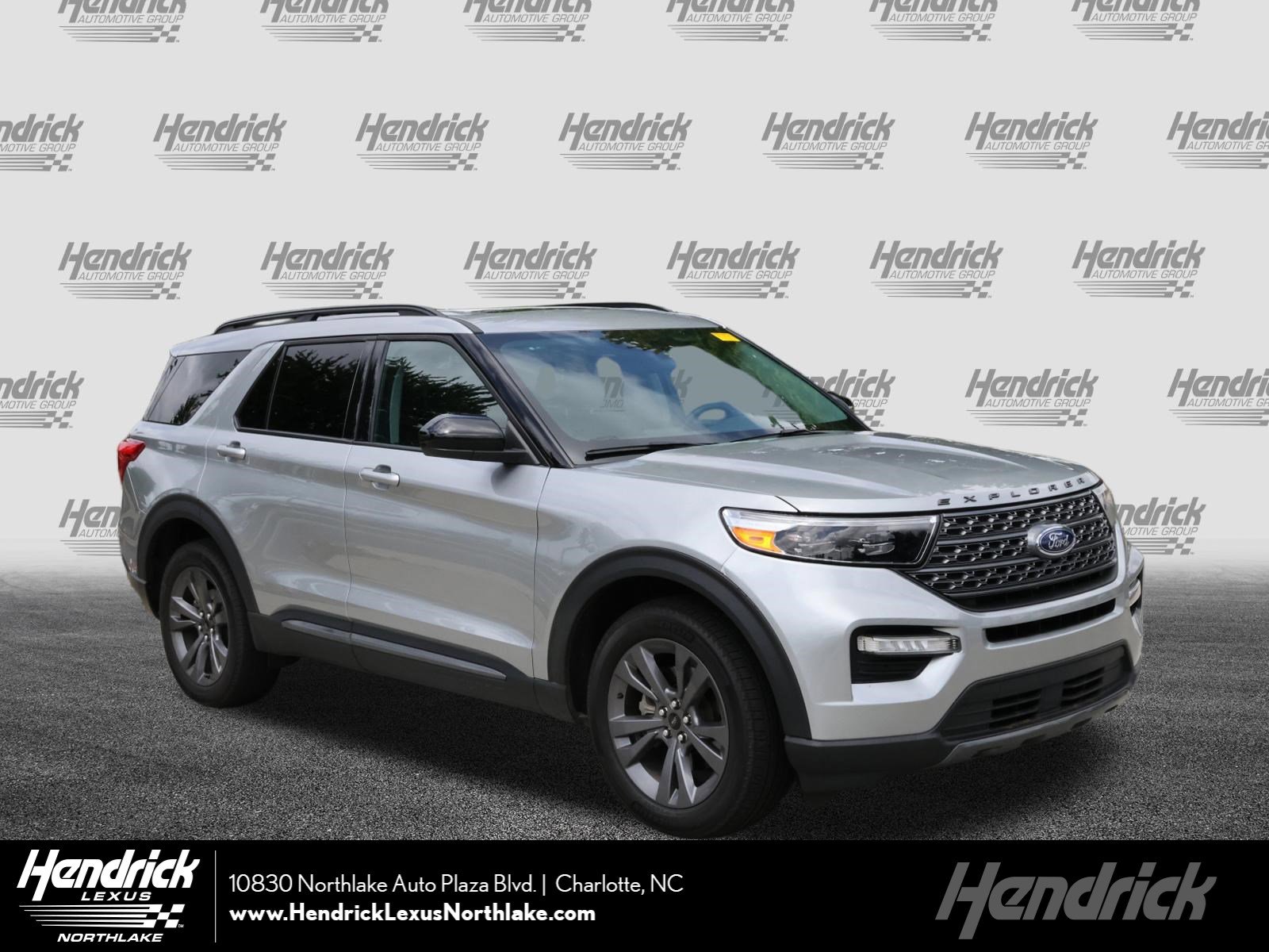 2023 Ford Explorer XLT 4WD's photo