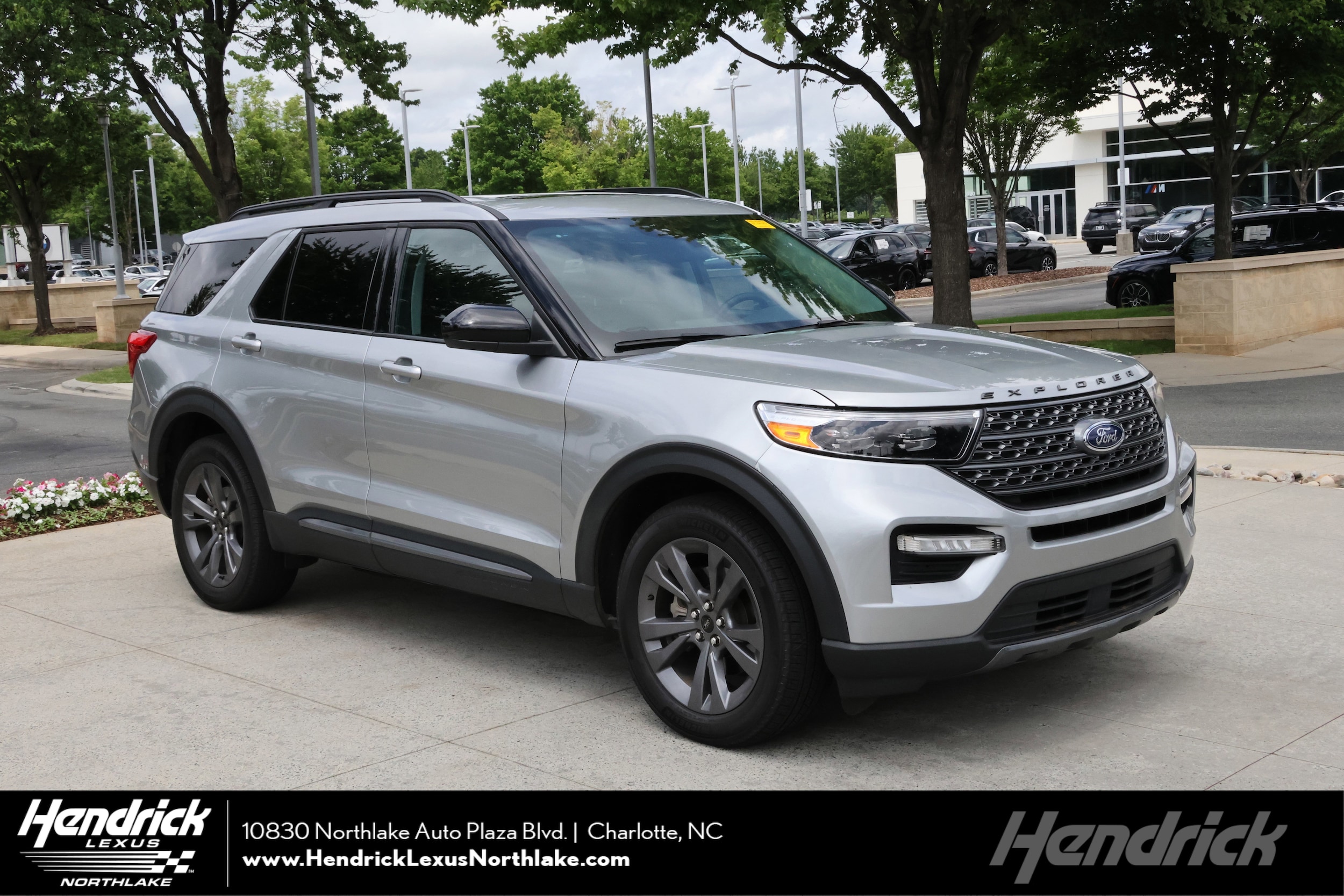 2023 Ford Explorer XLT 4WD's photo
