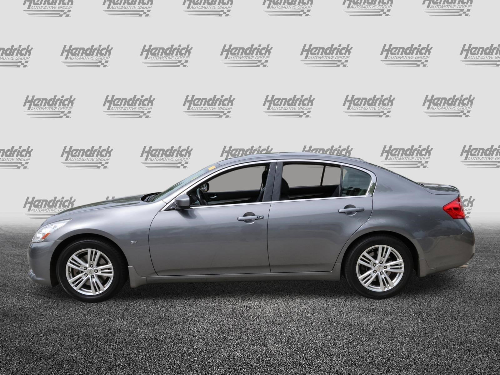 2015 INFINITI Q40 photo 4
