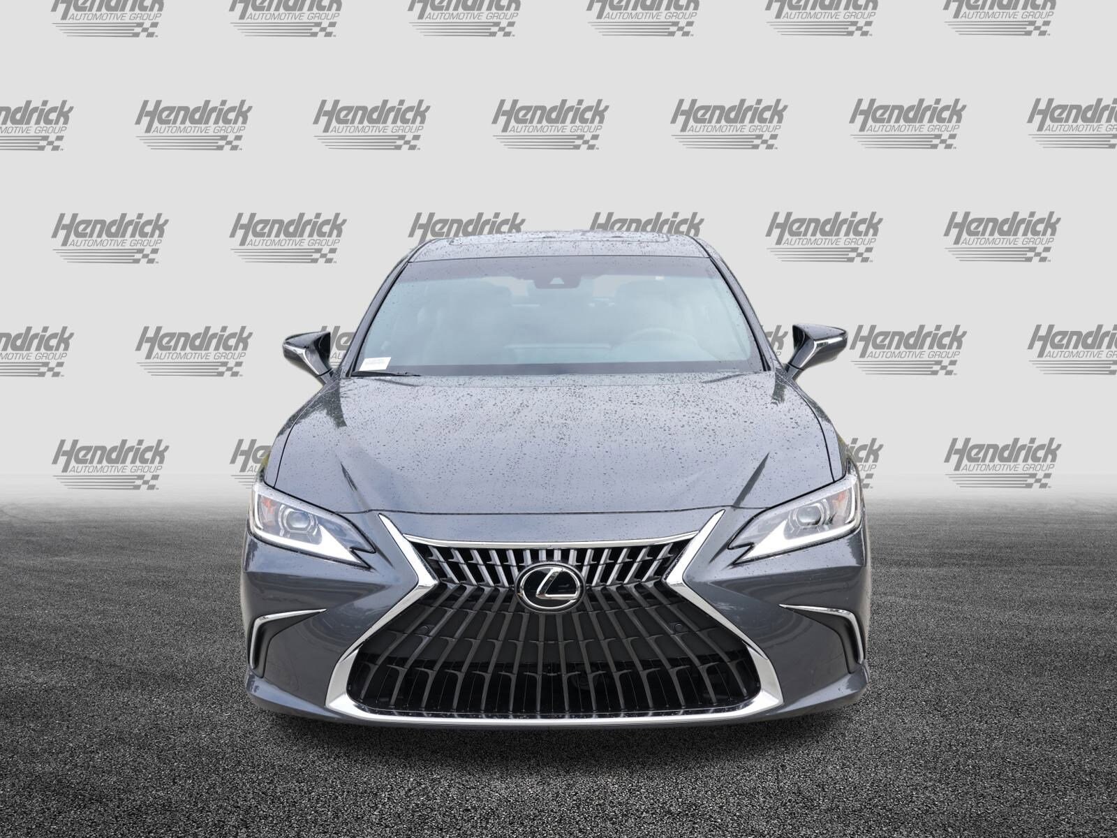 2025 Lexus ES 300h photo 2