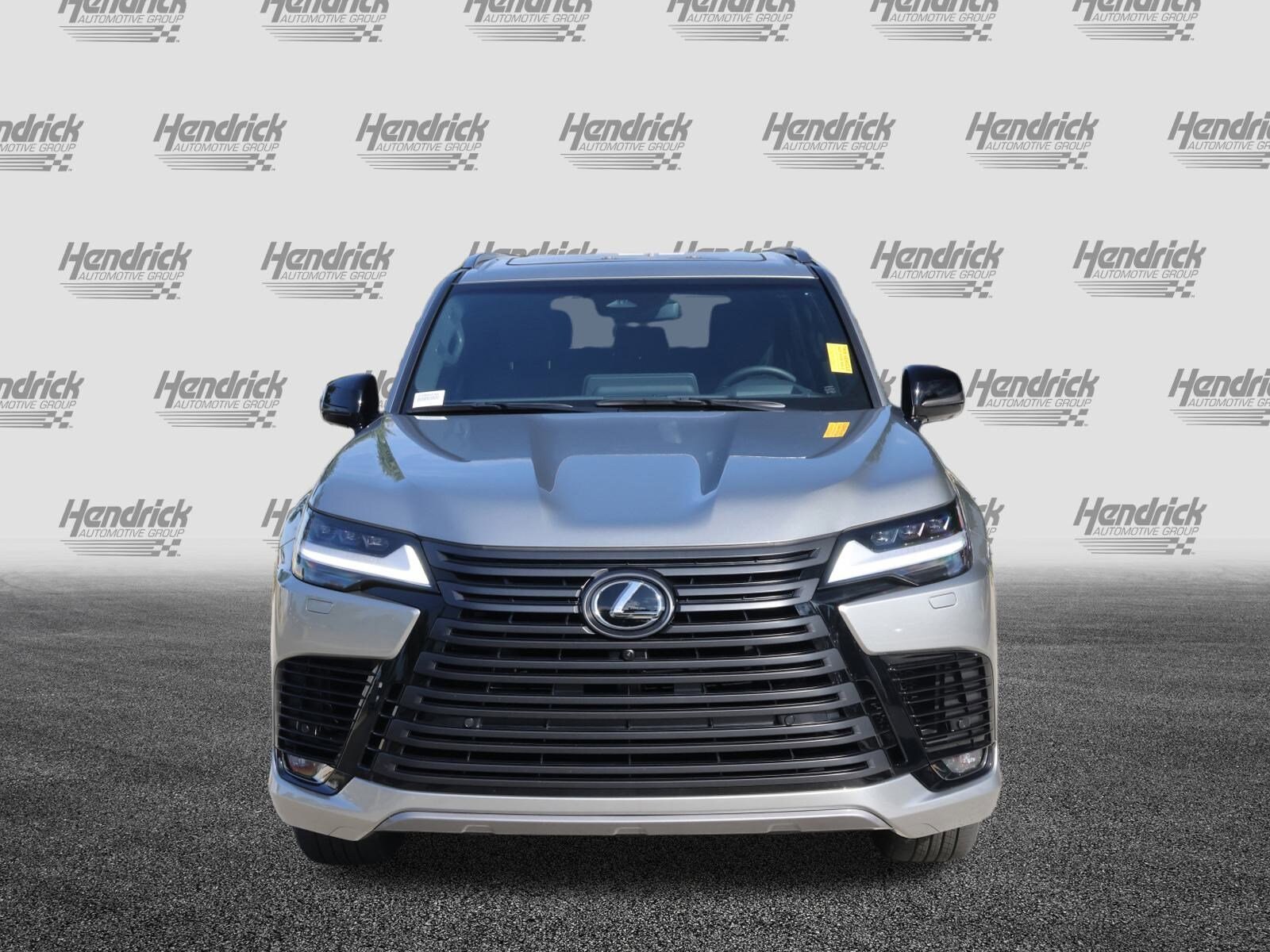2025 Lexus LX 600 Luxury photo 2