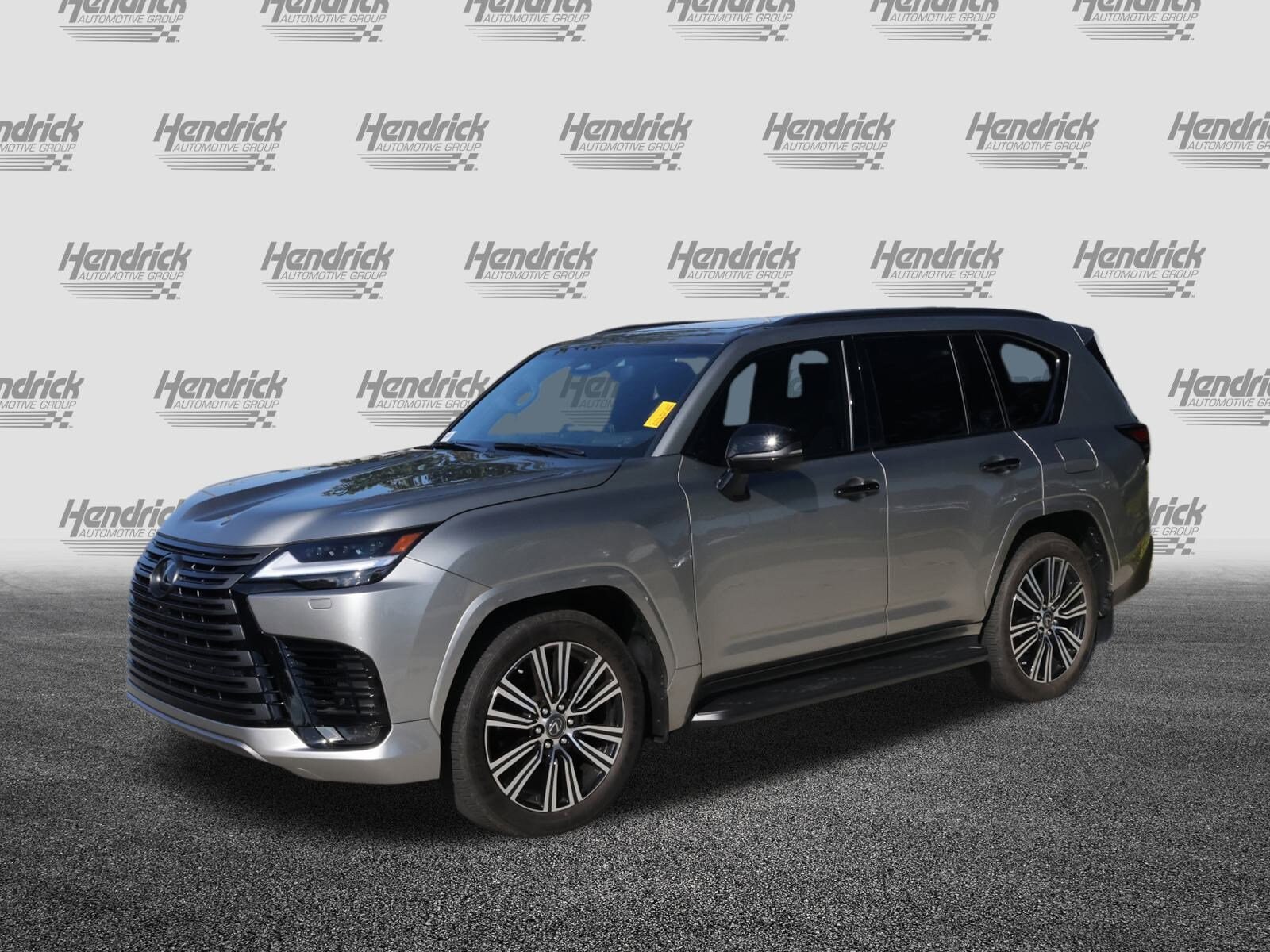 2025 Lexus LX 600 Luxury photo 3