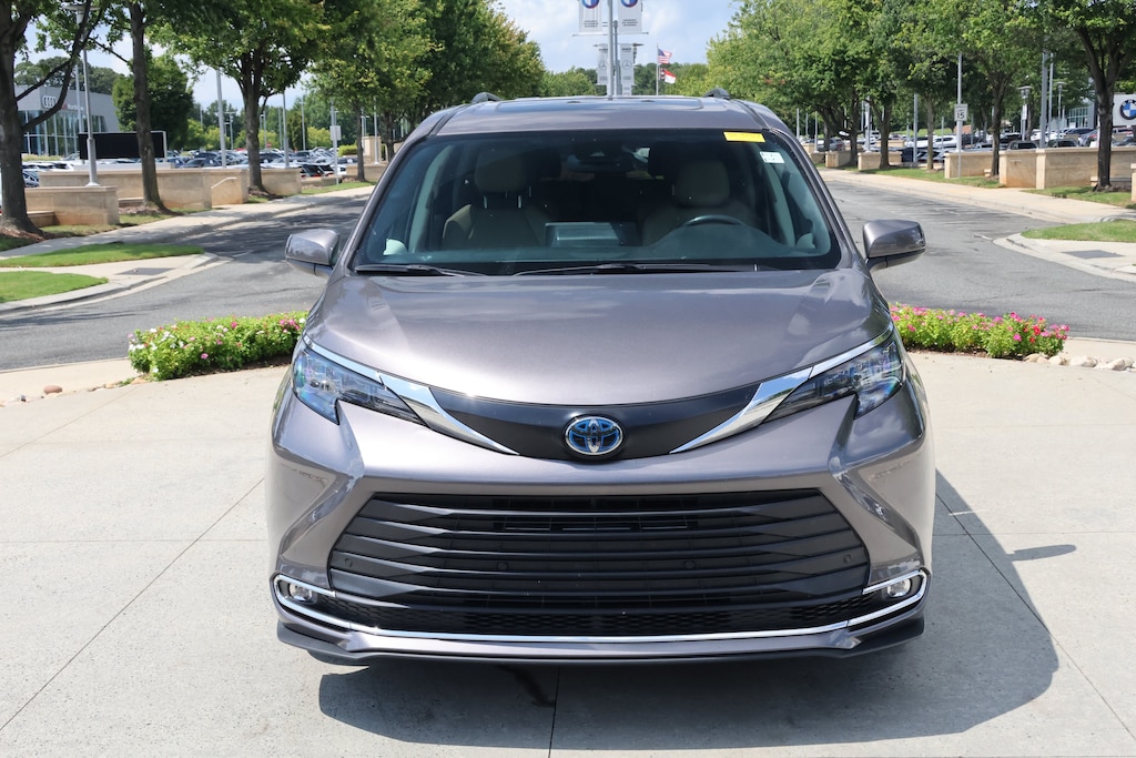 Used 2024 Toyota Sienna XLE Van Passenger Van