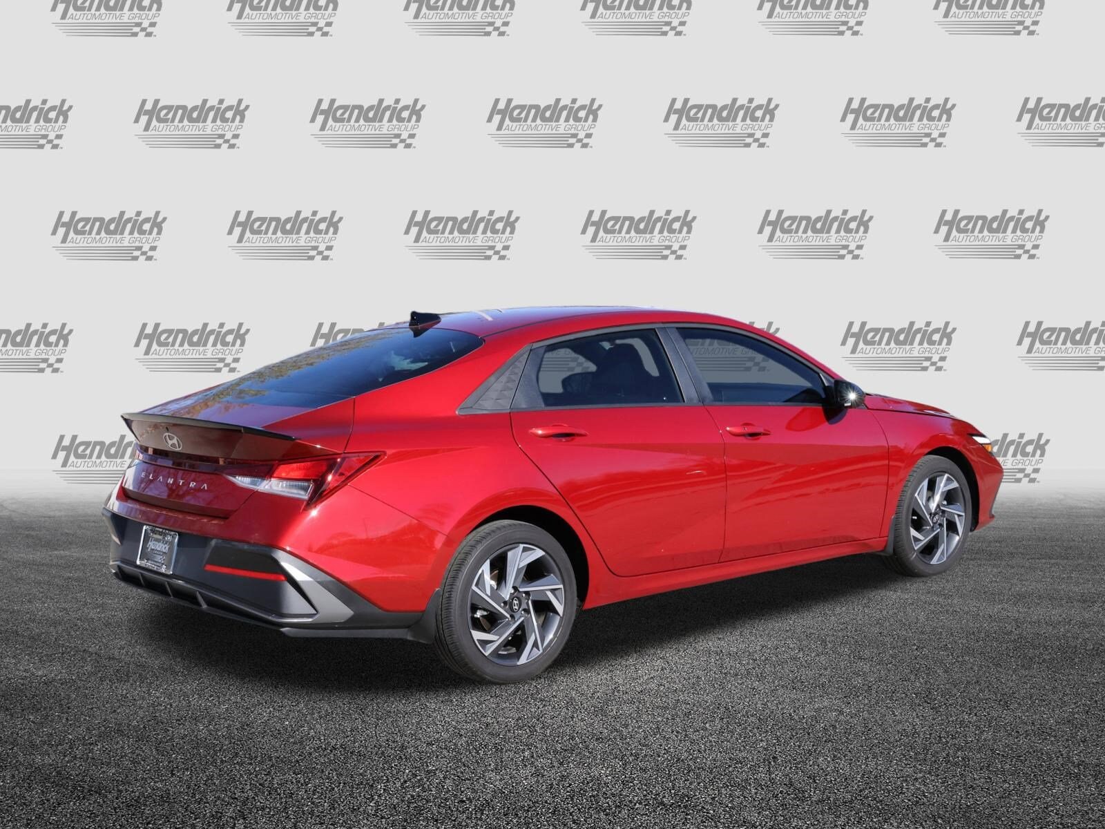 2025 Hyundai Elantra SEL Sport photo 3