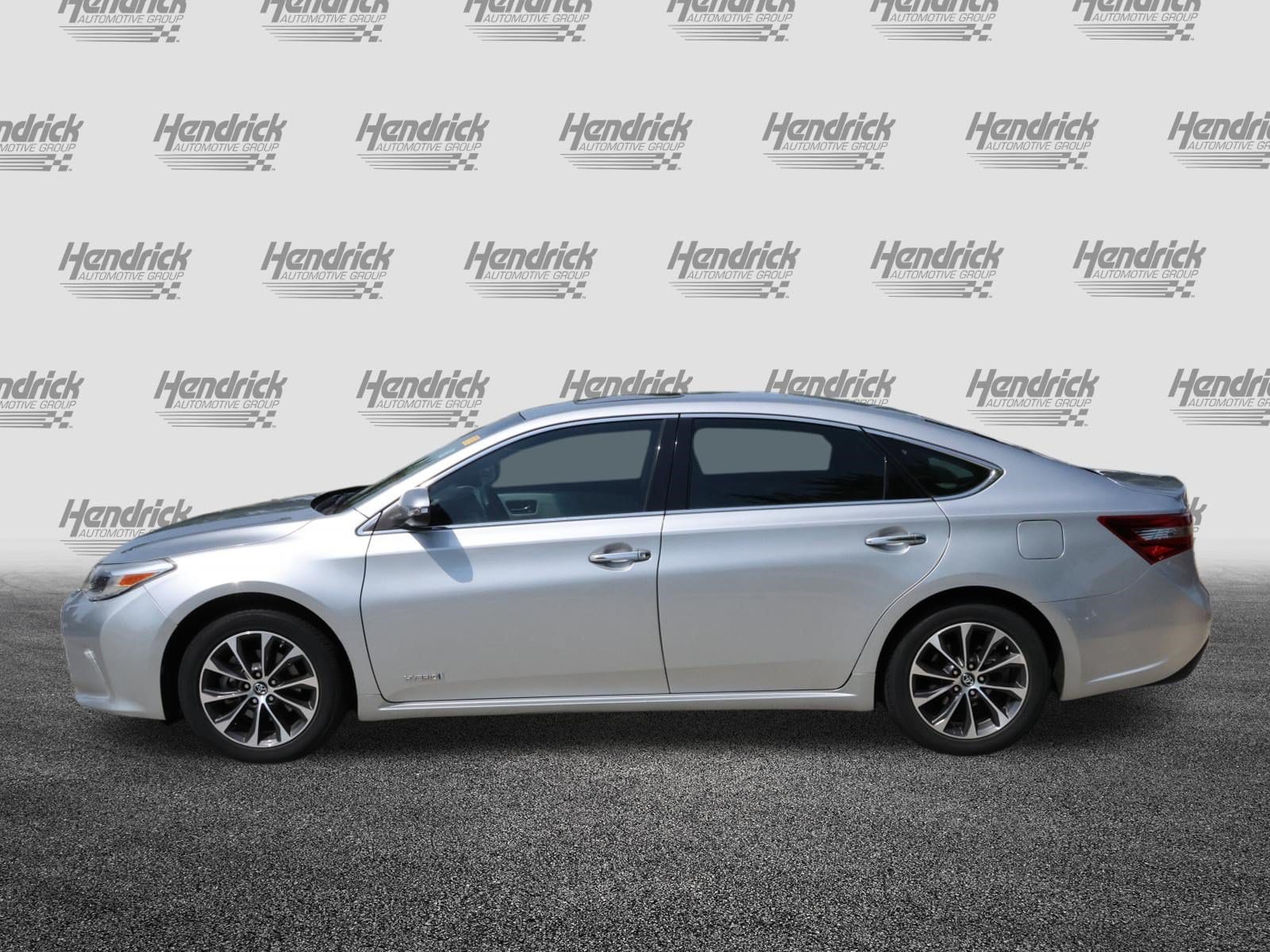 Toyota Avalon Hybrid XLE Premium