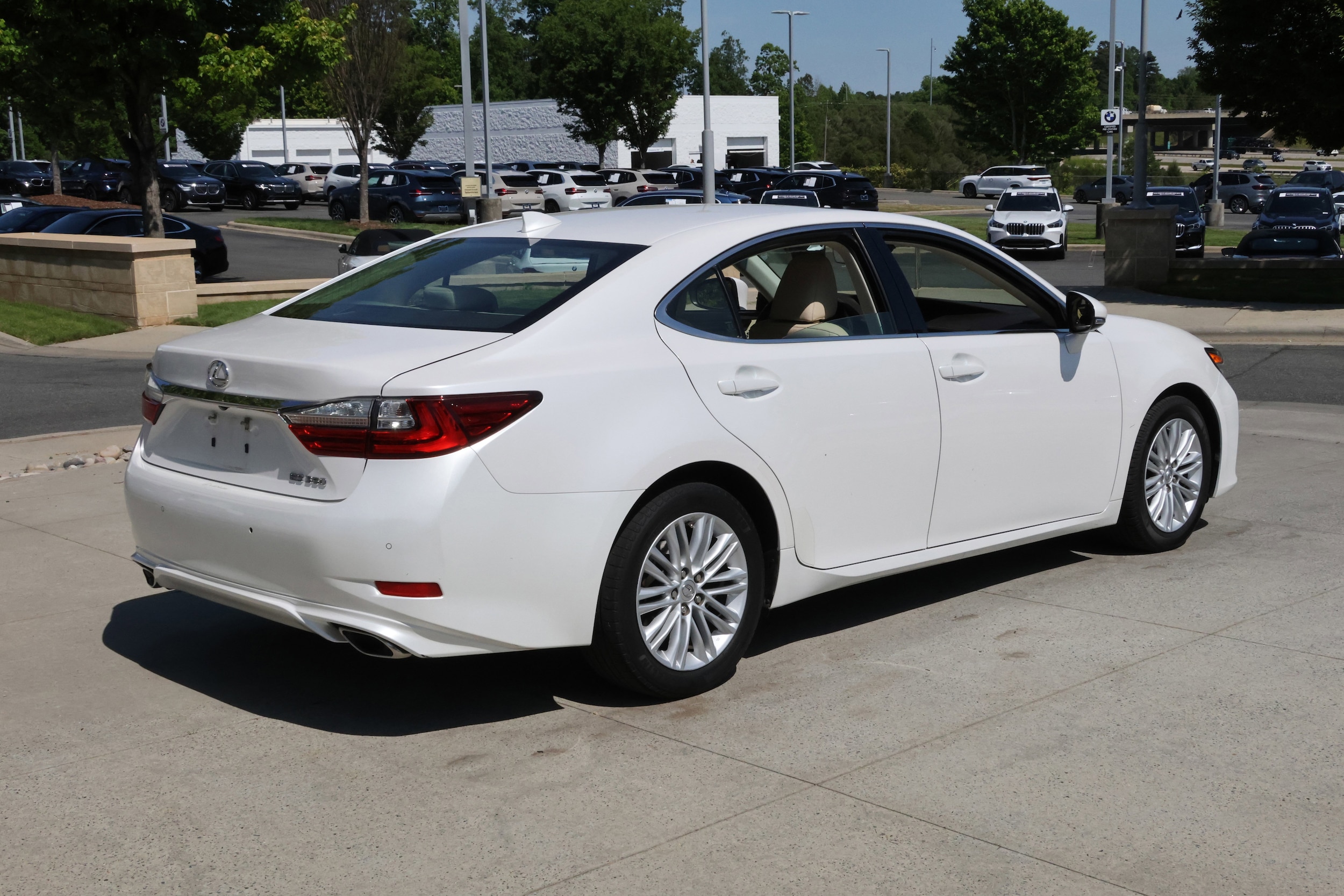 2017 LEXUS ES 350 photo 6