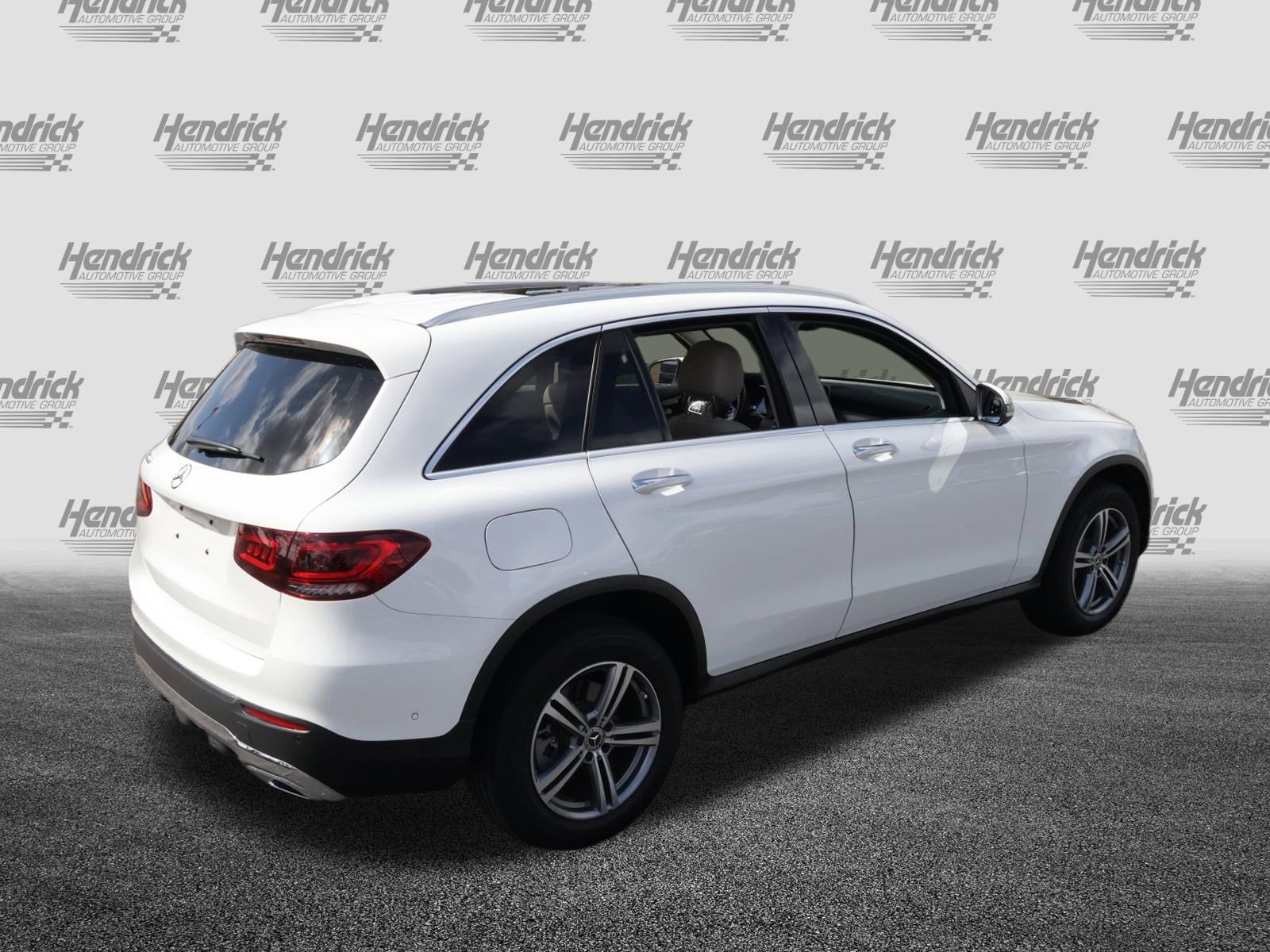 2022 Mercedes-Benz GLC 300 photo 3