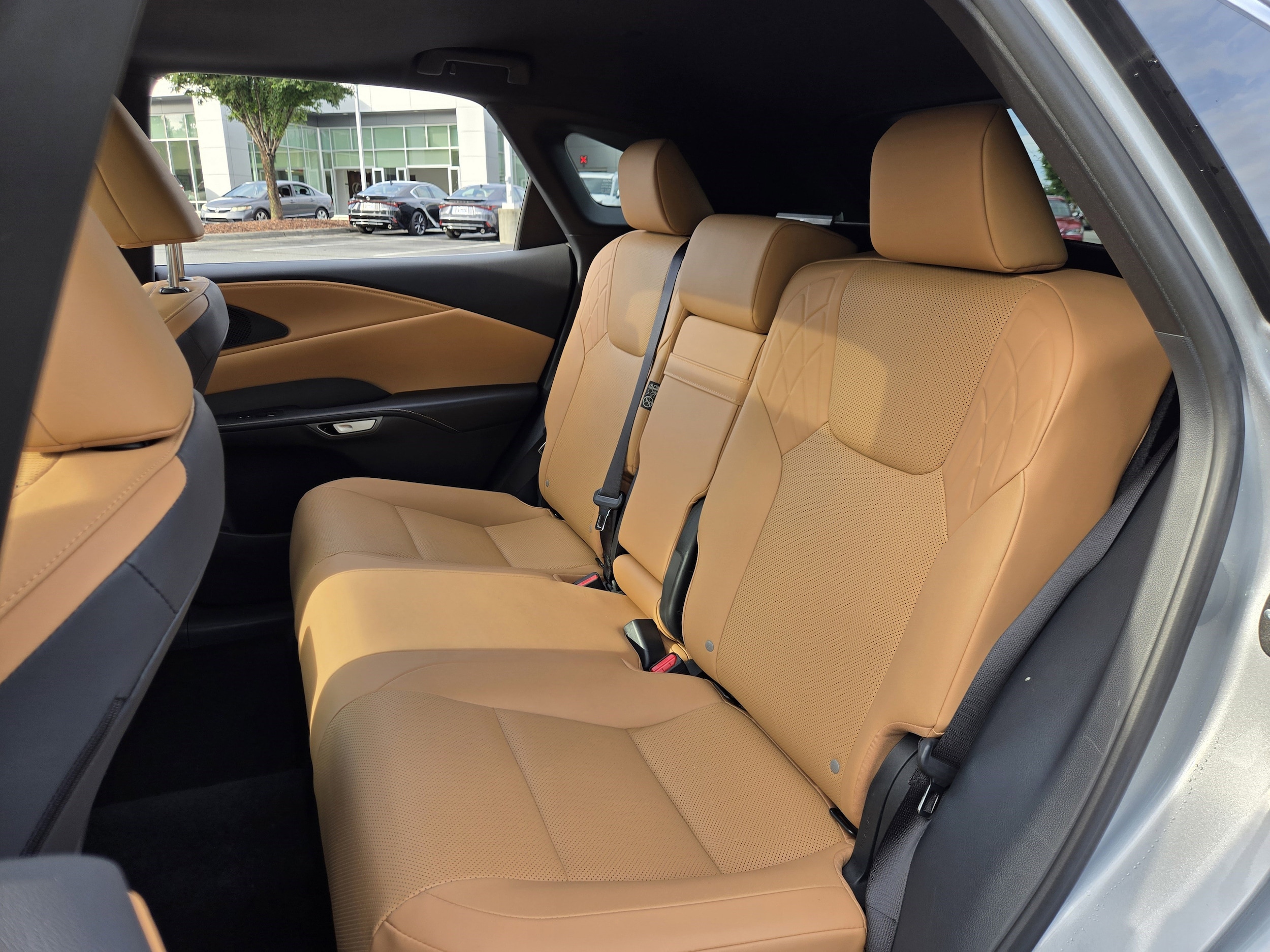 2025 Lexus RX 350 - Photo 33