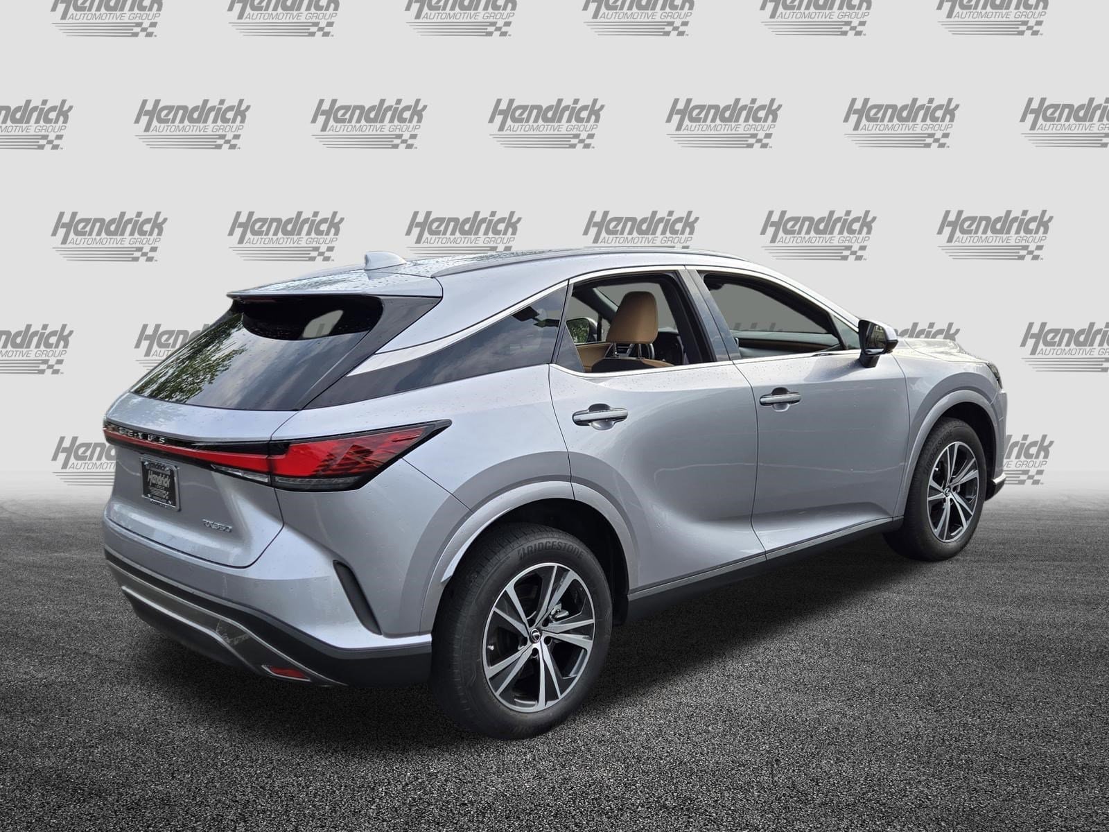 2025 Lexus RX 350 - Photo 8