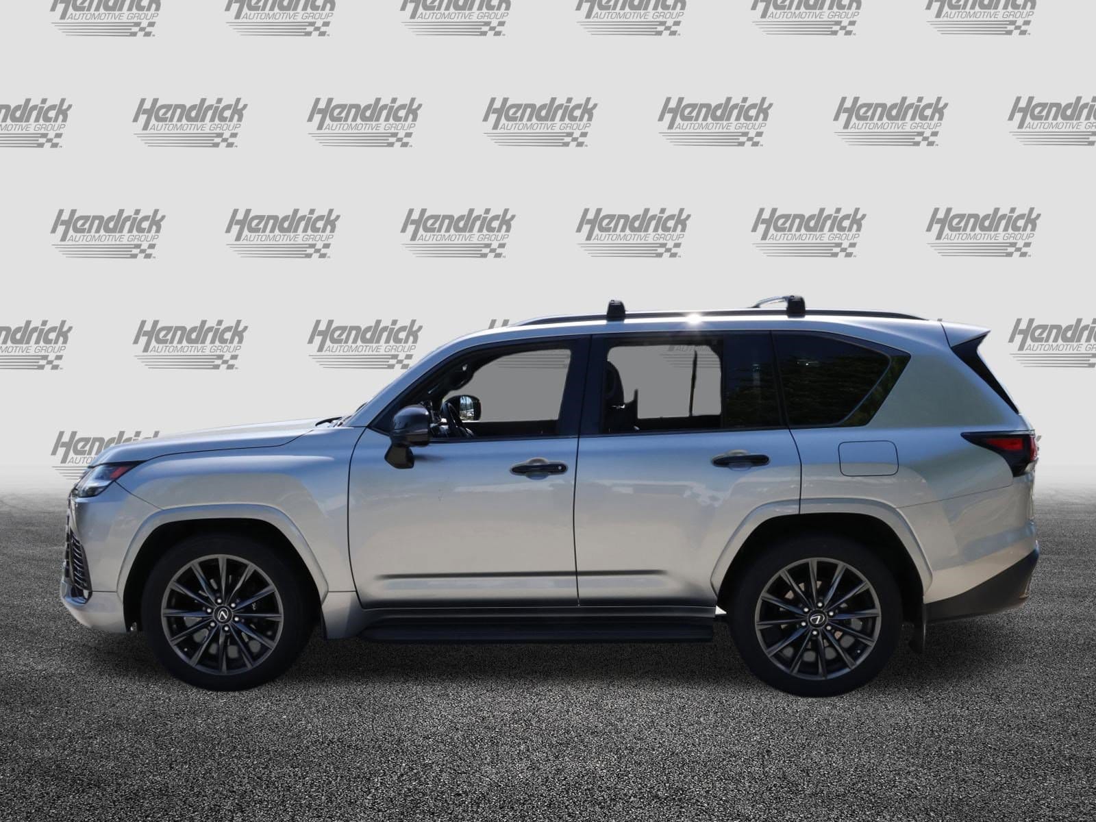 2022 LEXUS LX 600 Luxury photo 4