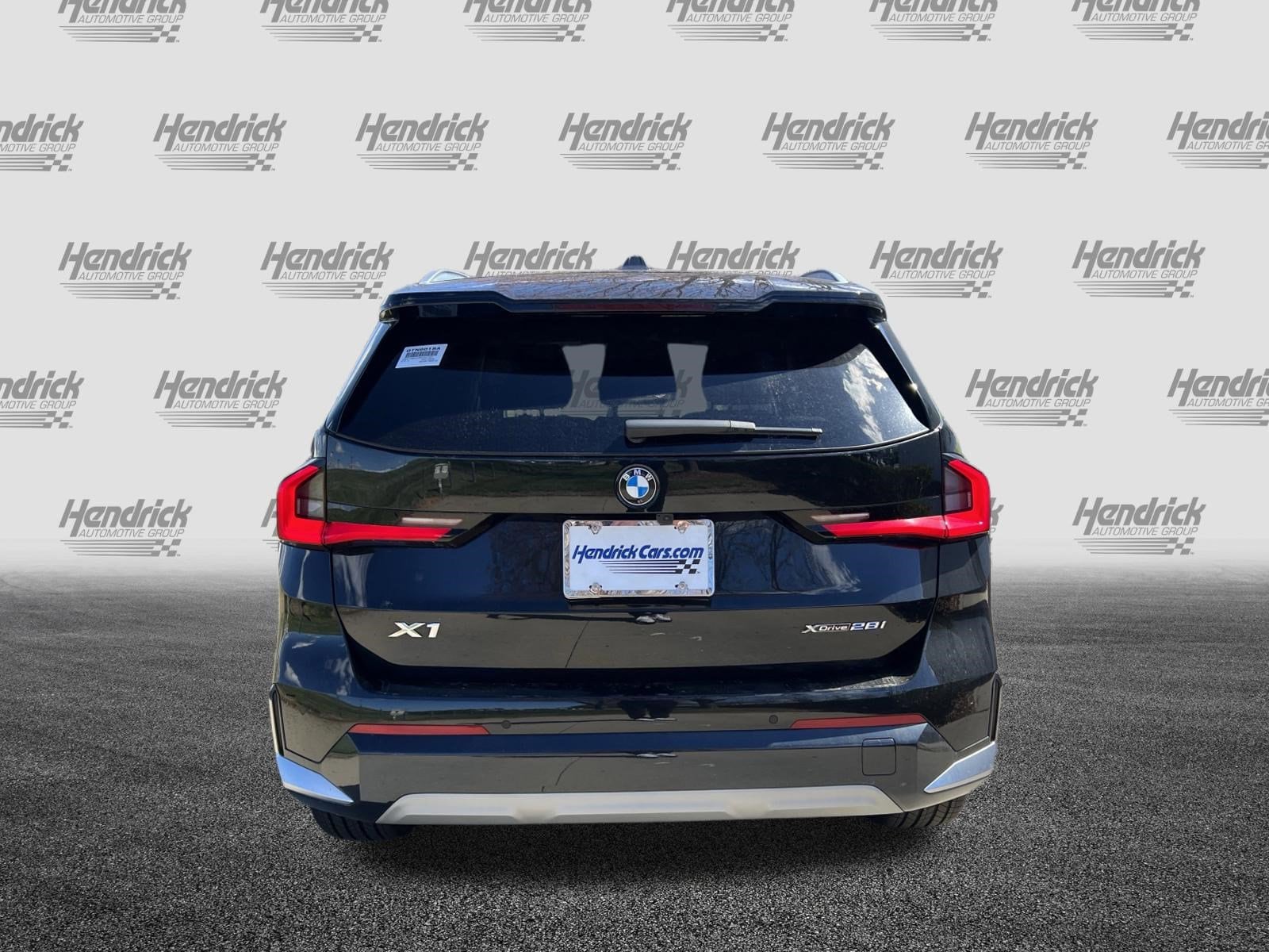 2023 BMW X1 xDrive28i photo 3