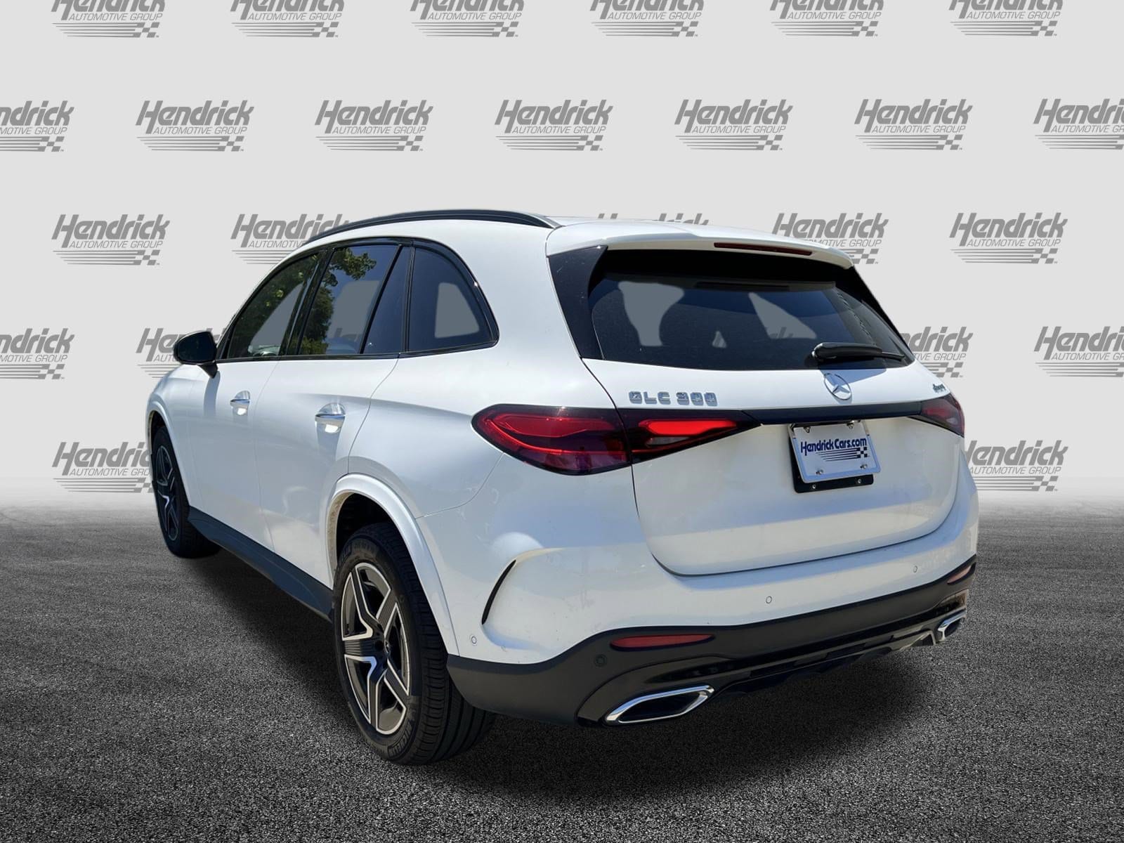 2025 Mercedes-Benz GLC 300 photo 6