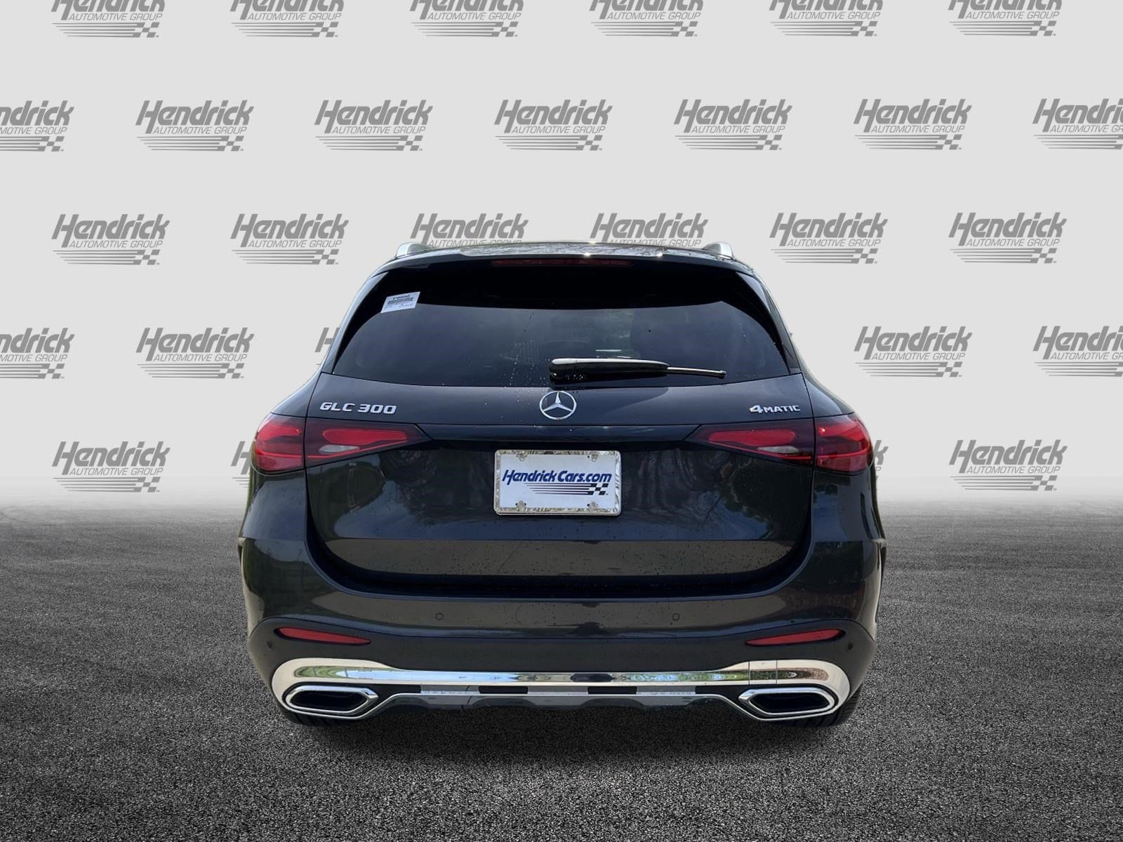 2025 Mercedes-Benz GLC 300 photo 3