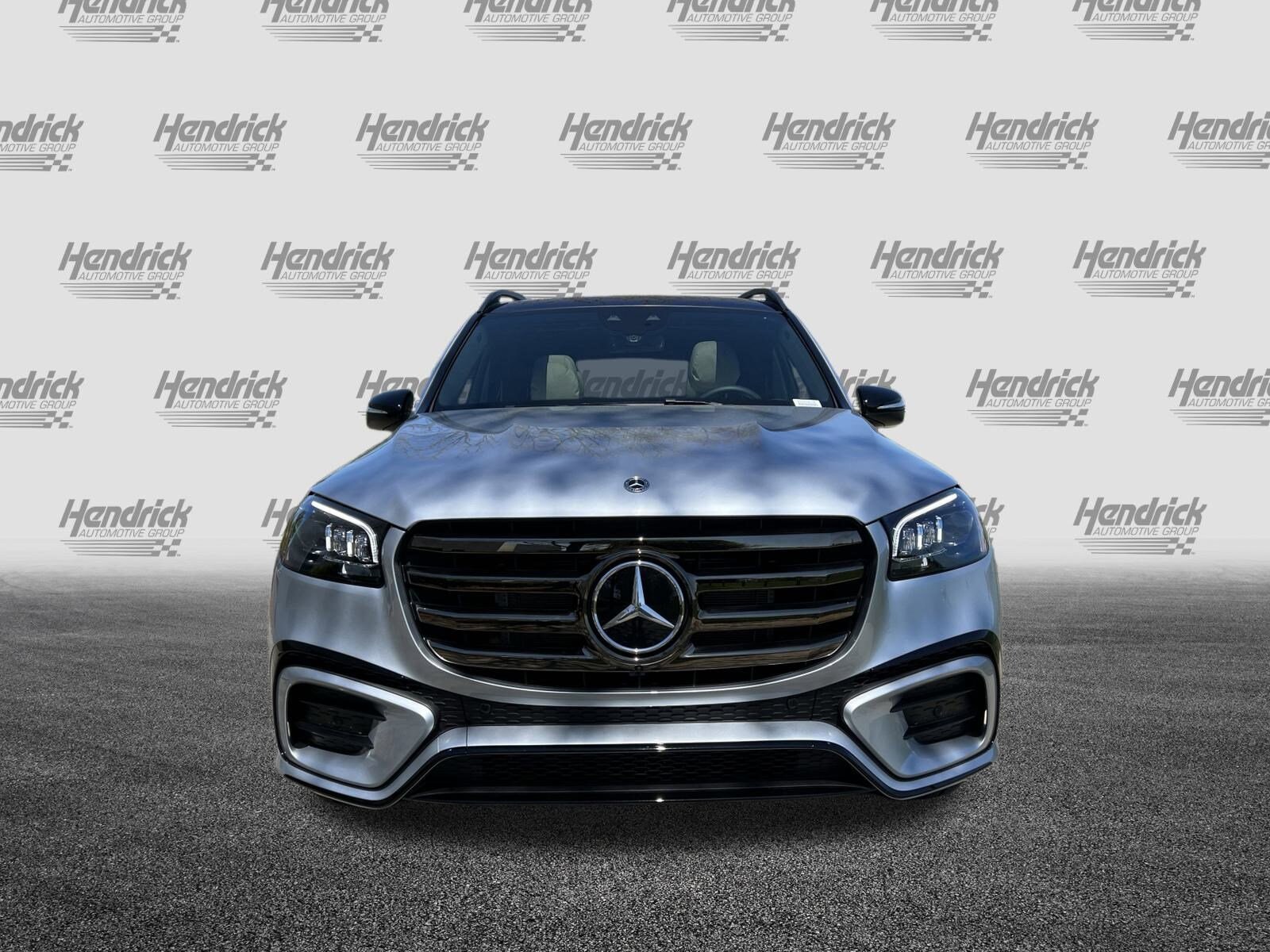 2025 Mercedes Benz GLS 450 4MATIC photo 3