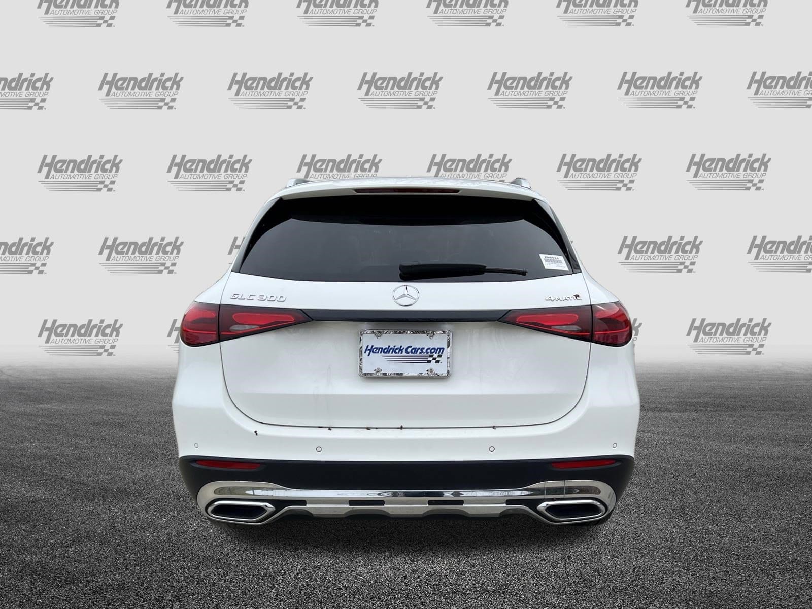 2025 Mercedes-Benz GLC 300 photo 3