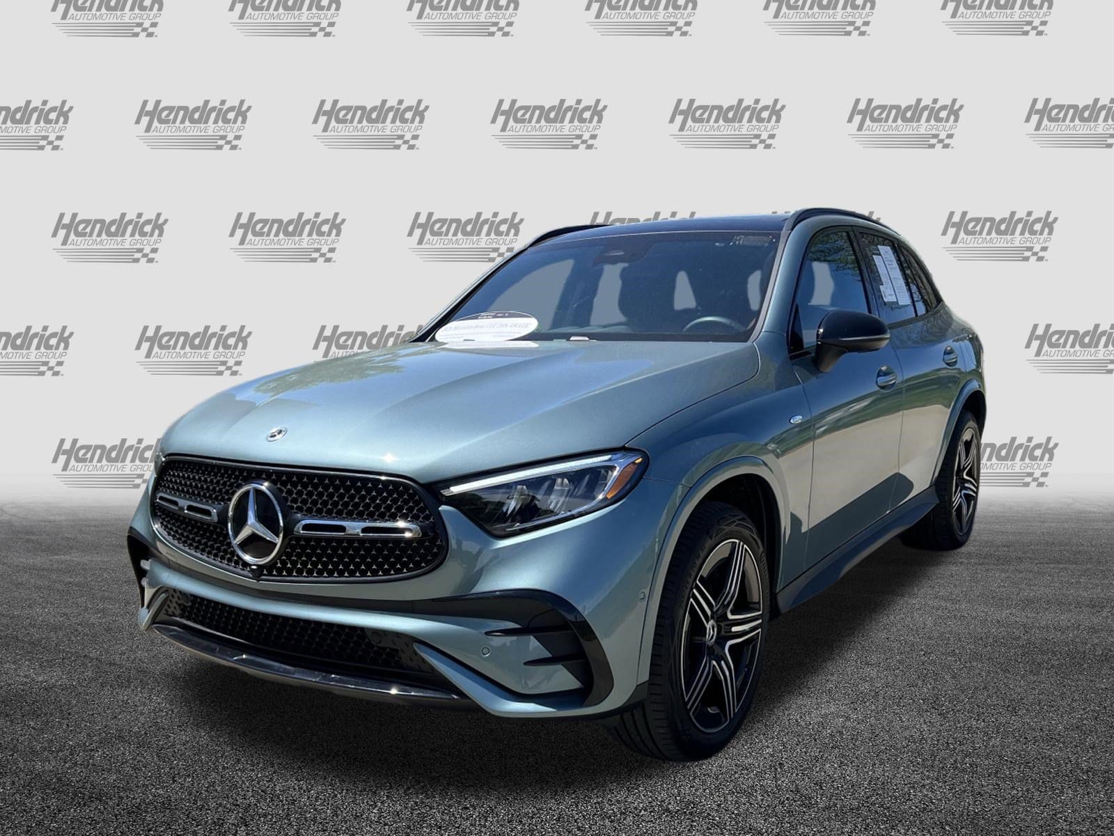 2025 Mercedes-Benz GLC GLC 350e photo 4