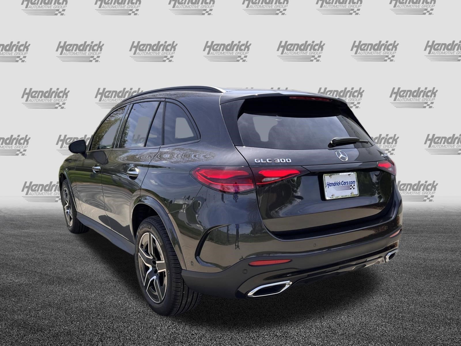 2025 Mercedes-Benz GLC 300 photo 6