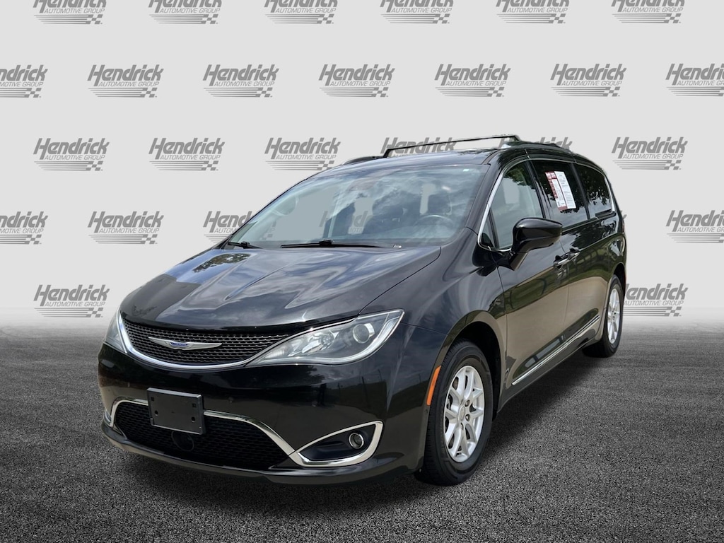 Used 2020 Chrysler Pacifica Touring L Minivan