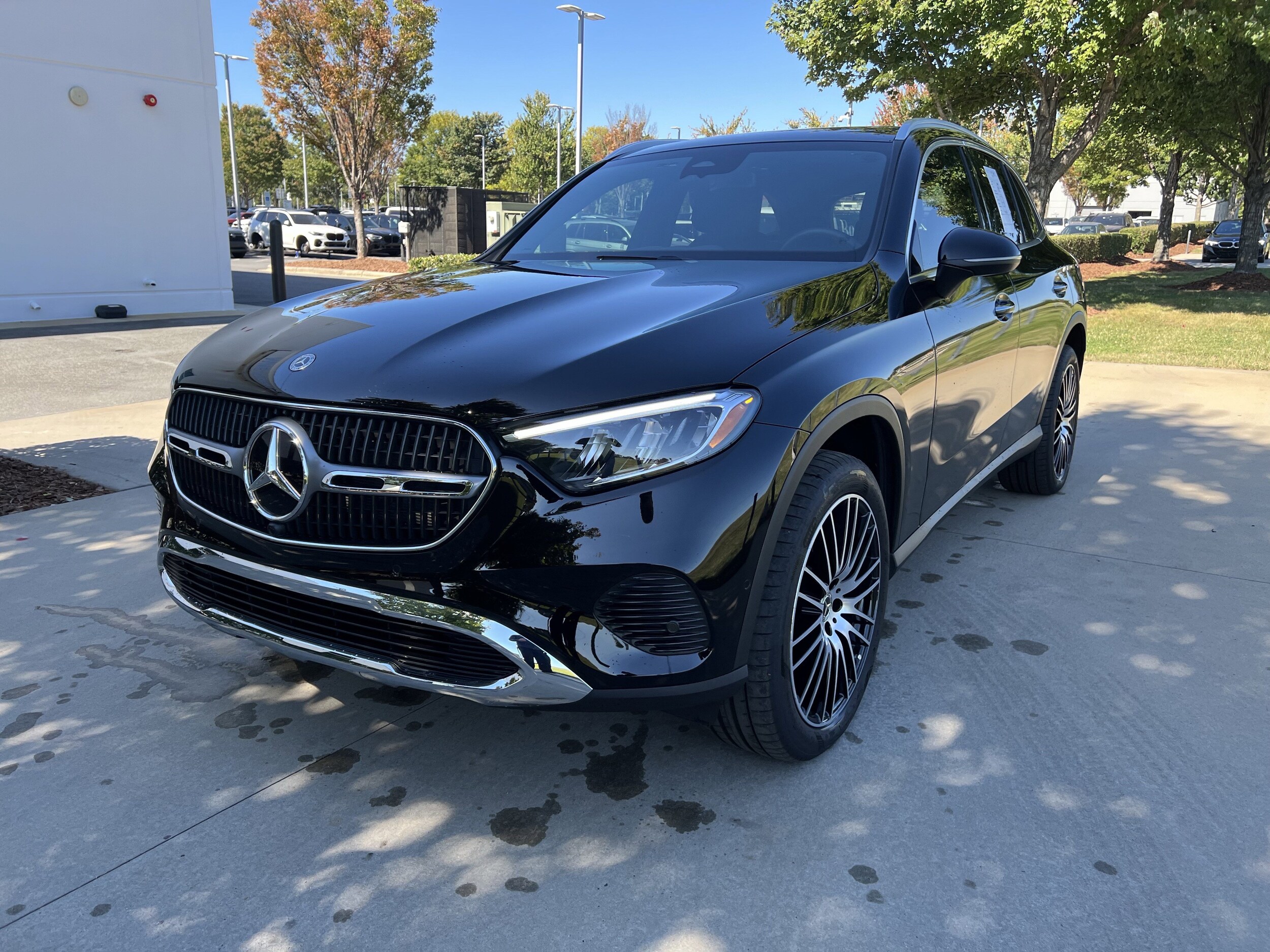 2024 Mercedes Benz GLC 300 photo 2