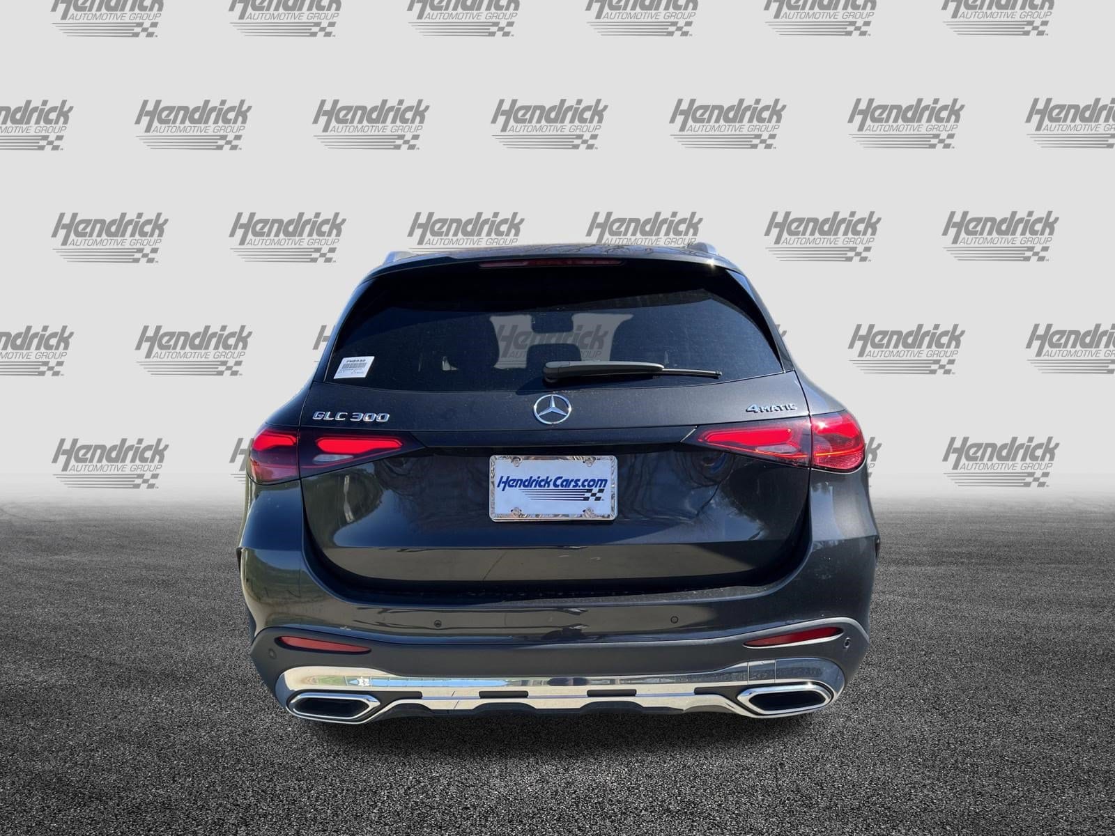 2025 Mercedes-Benz GLC 300 photo 3