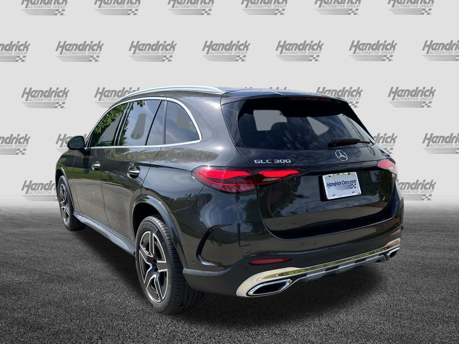 2025 Mercedes-Benz GLC 300 photo 6