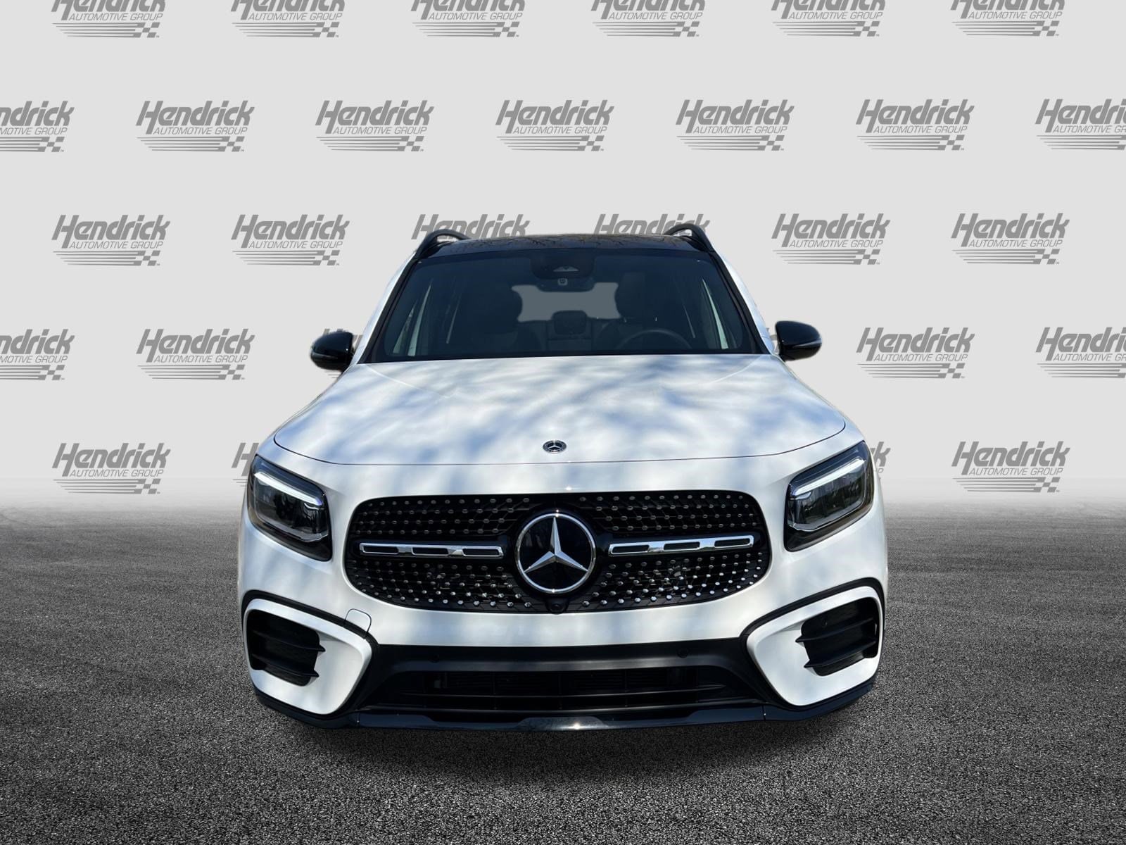 2025 Mercedes-Benz GLB 250 photo 2