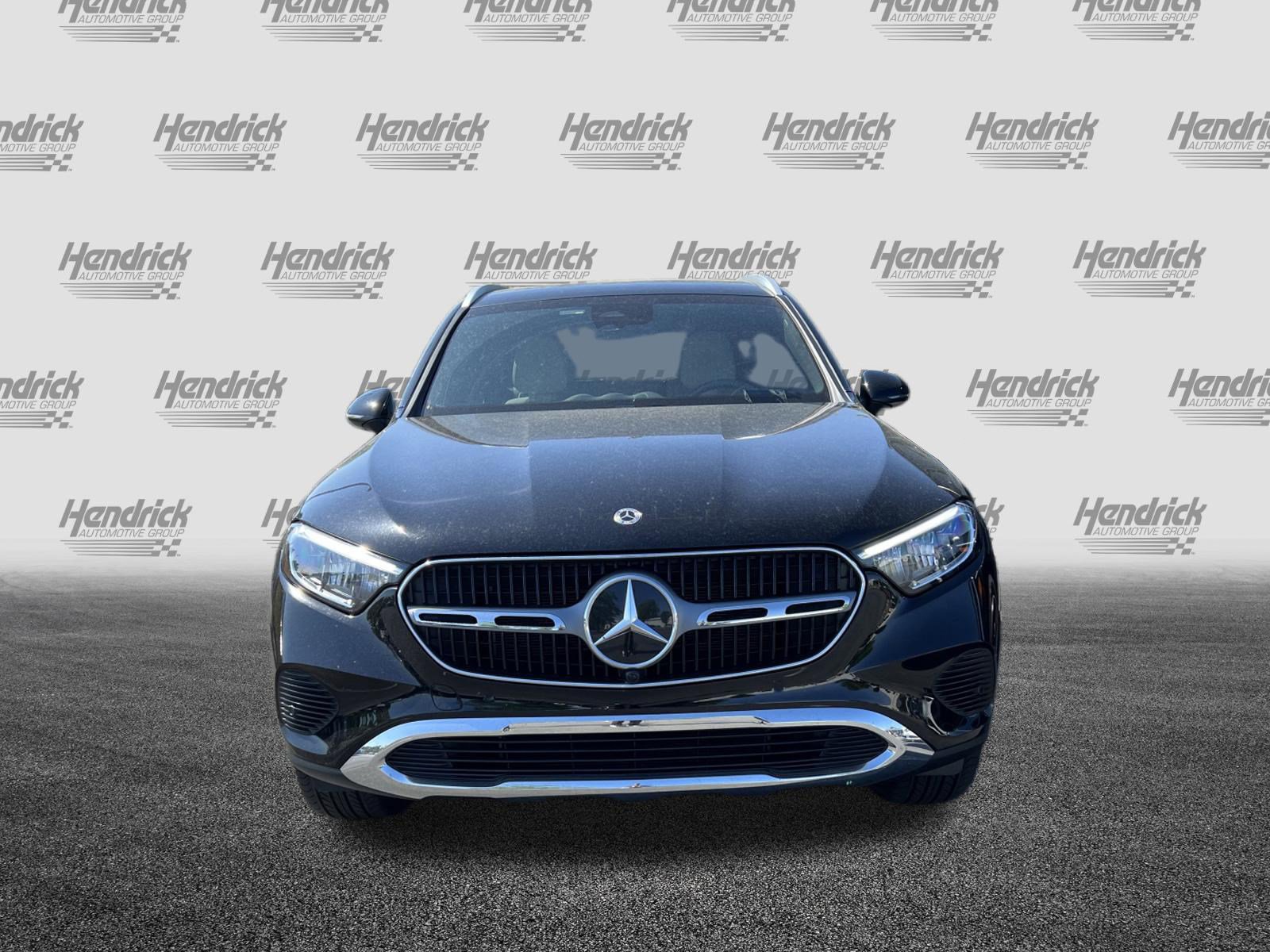 2024 Mercedes-Benz GLC 300 photo 2