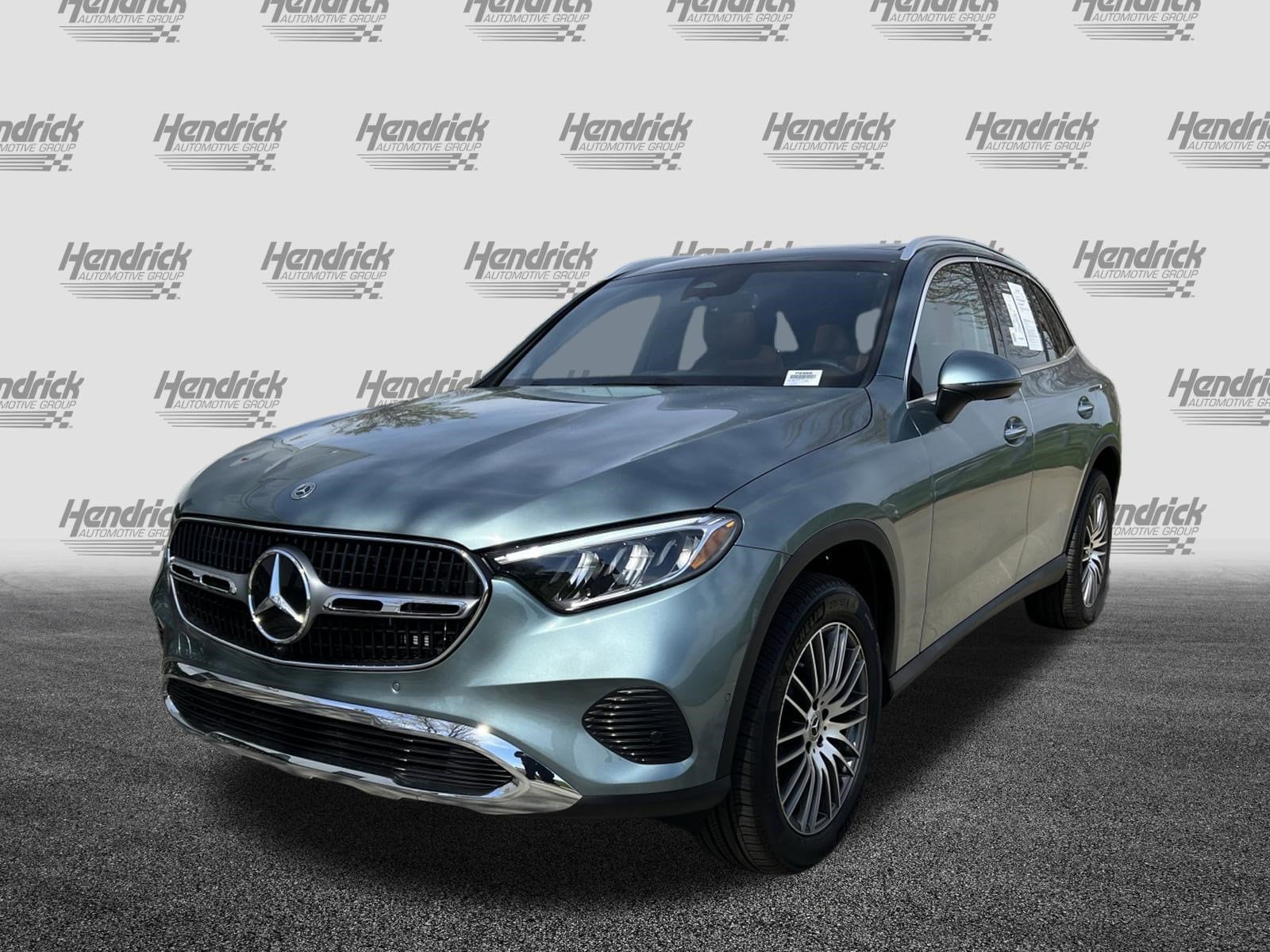 2026 Mercedes-Benz GLC 300 photo 4