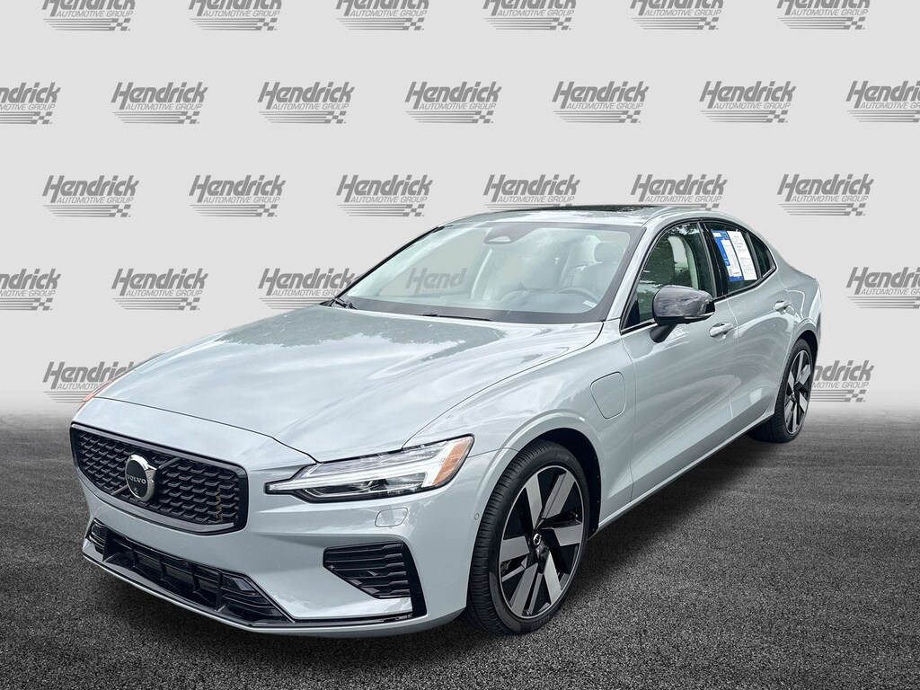 Used 2024 Volvo S60 Recharge Plug-In Hybrid Plus Dark Theme Sedan