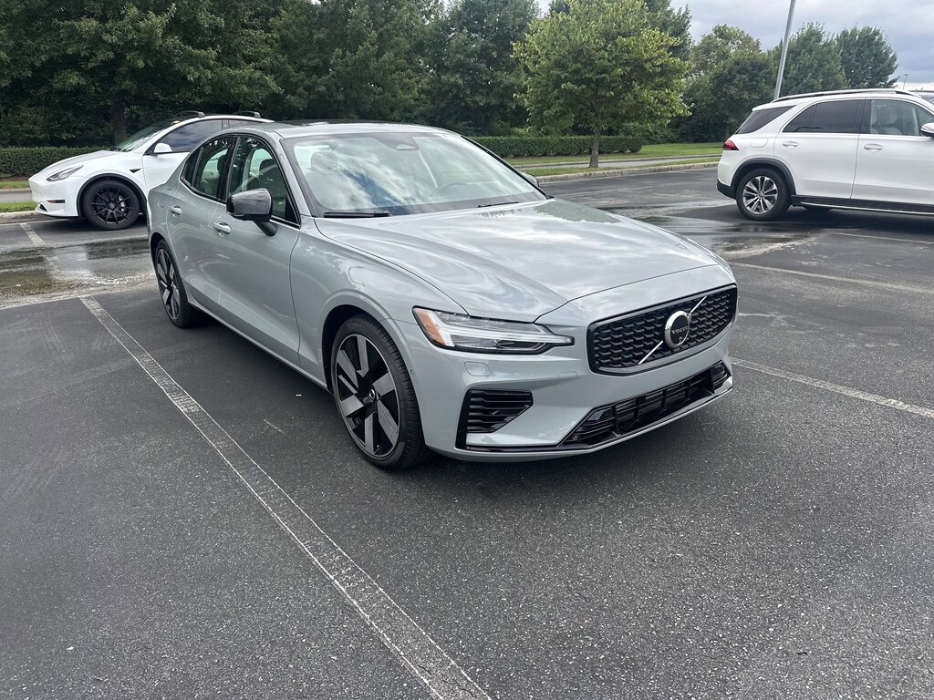Used 2024 Volvo S60 Recharge Plug-In Hybrid Plus Dark Theme Sedan