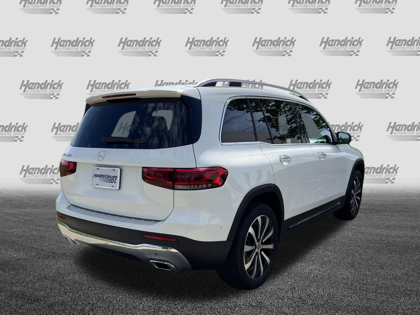 2022 Mercedes-Benz GLB 250 photo 3