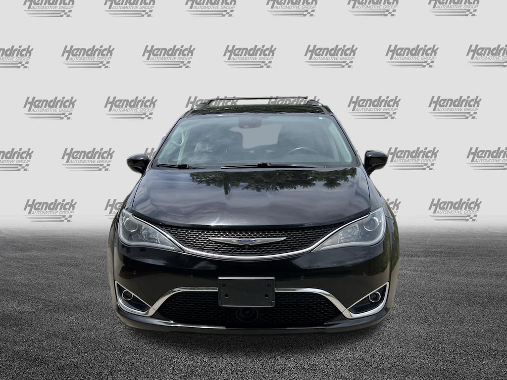 Used 2020 Chrysler Pacifica Touring L Minivan