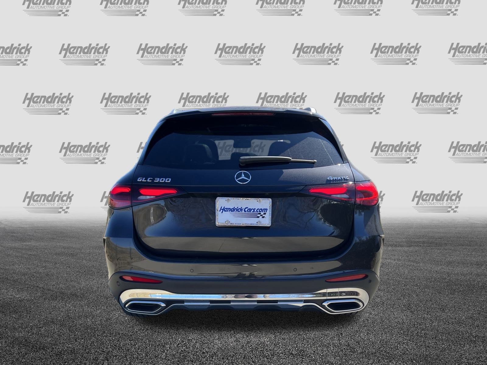 2025 Mercedes-Benz GLC 300 photo 3