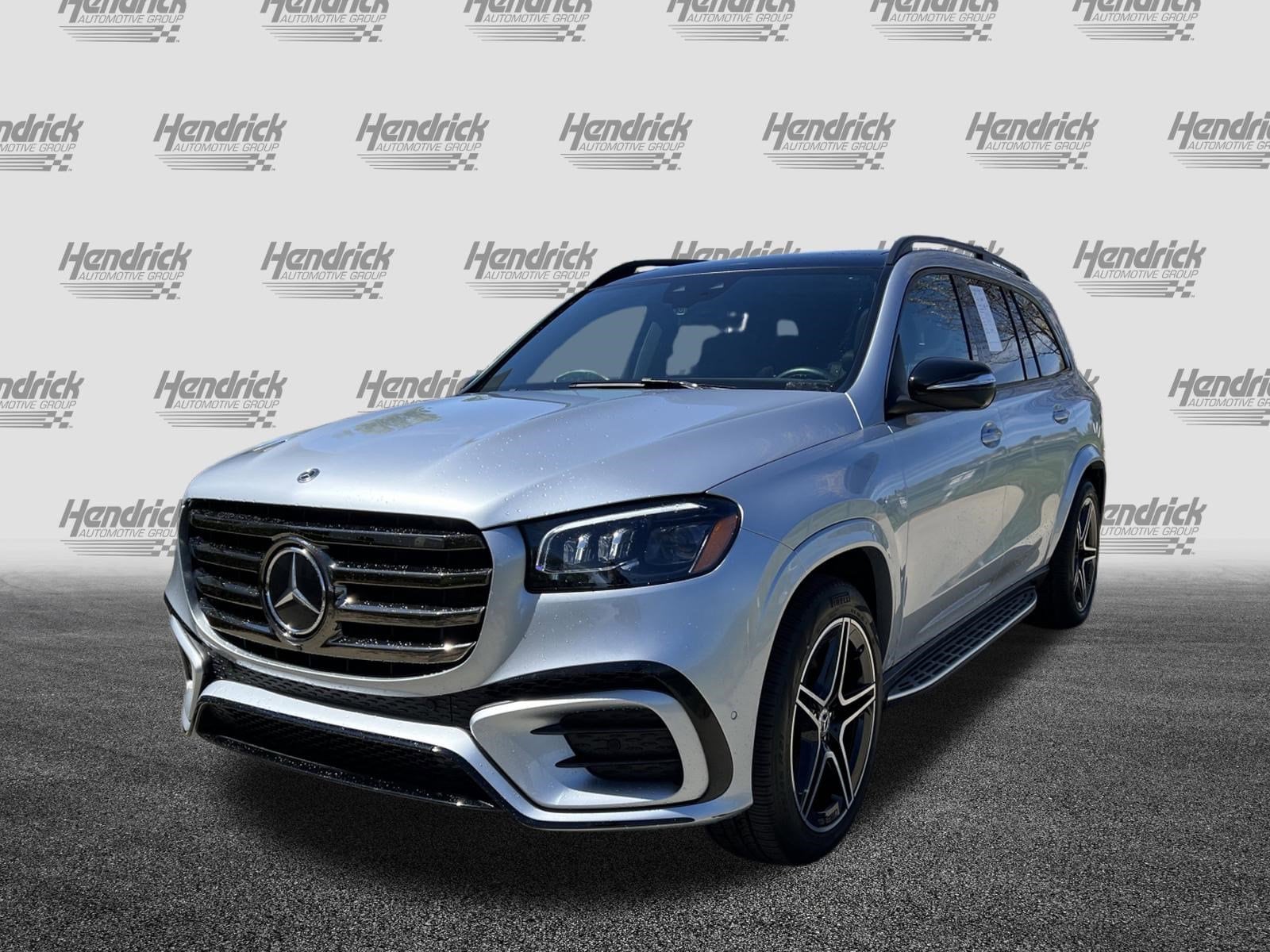 2025 Mercedes-Benz GLS 450 photo 4