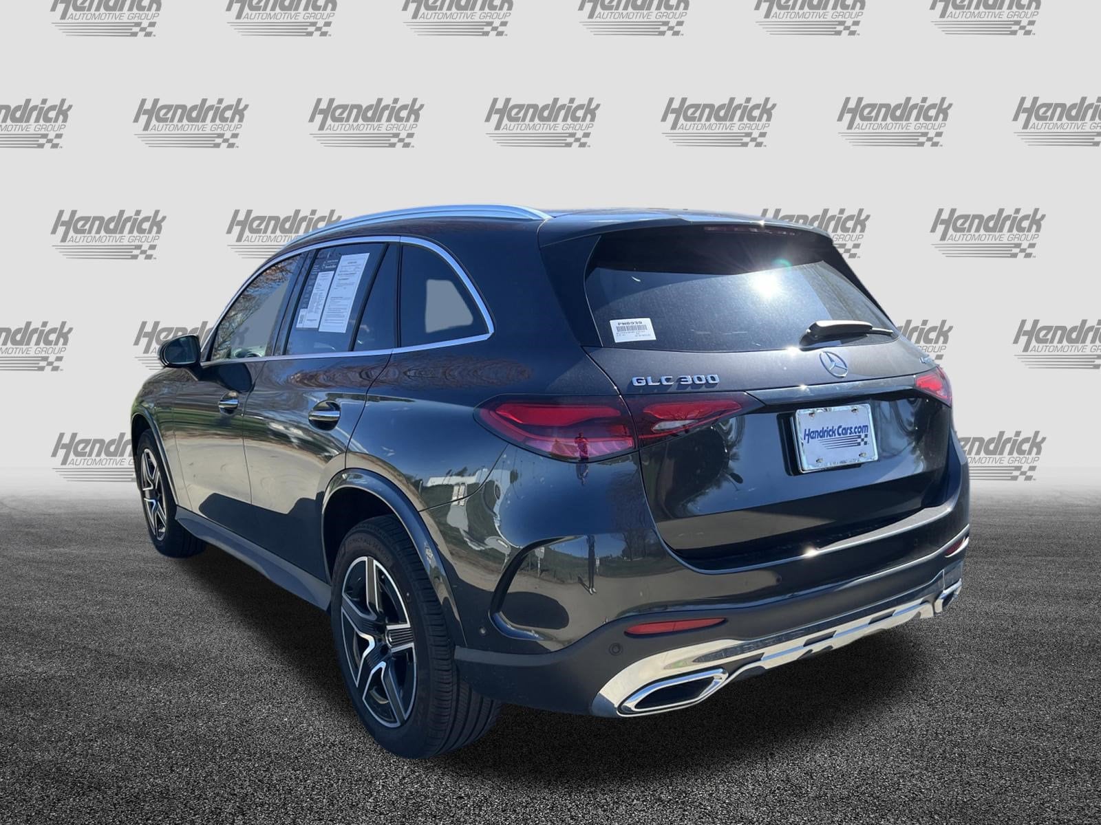 2025 Mercedes-Benz GLC 300 photo 6