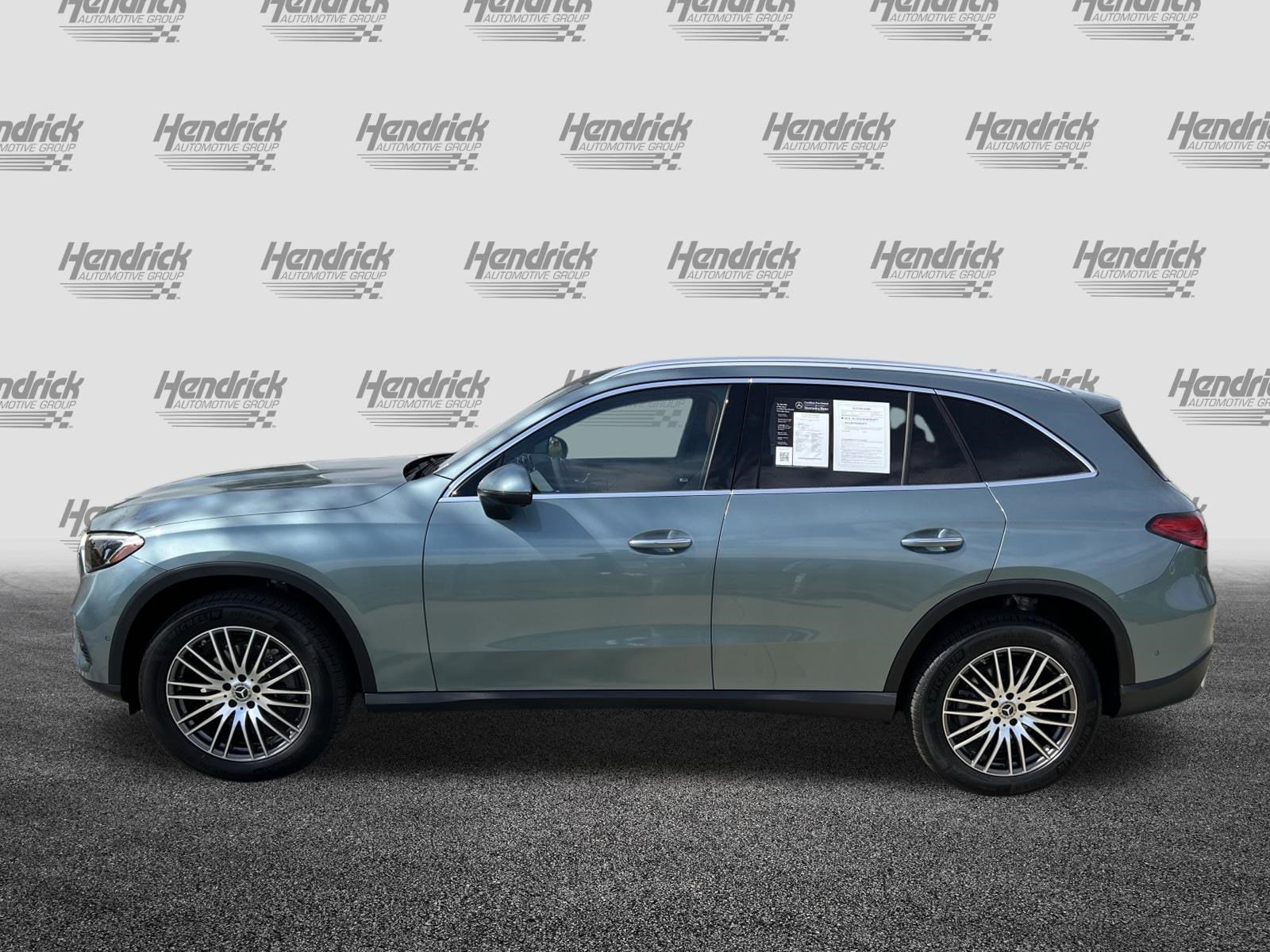 2026 Mercedes-Benz GLC 300 photo 5